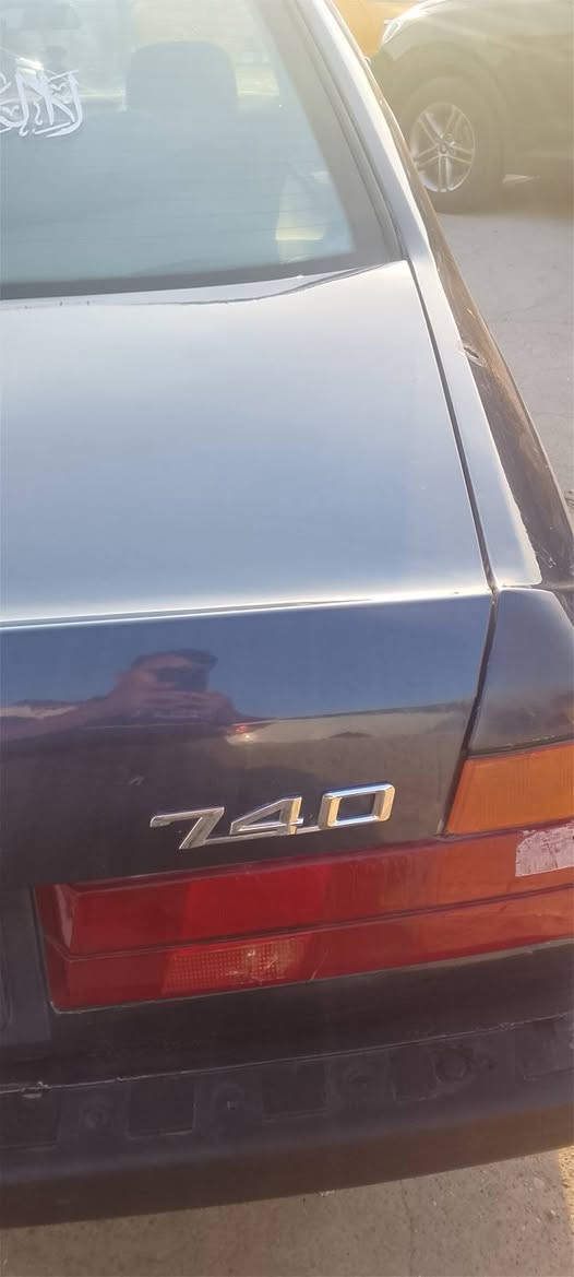 بي ام للبيع 740رقم انكليزي نينوى شرط التحويل محرك كير شرط كابون بانزين مكاني كركوك 45وبيها مجال ***********
