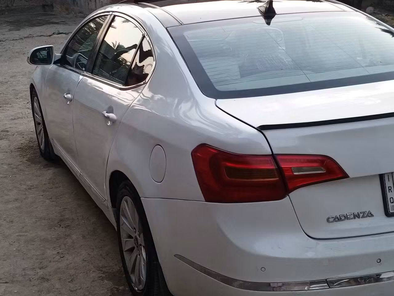 2011 خليجي رقم بغداد انكليزي هزه جديده
السياره متجايه تعميرتها كلش حلوه
محرك 3500    6 سلندر ما بي اي شي خير من الله
كير ما بي شي
تبريد ثلج
كامره
 حساسات
بانوراما
سياره جاهزة
السعر 75
بيع فقط نقد  بدون مراوس
***********
مكاني كربلاء

نص مكتوب في الصور:
- 134257134
