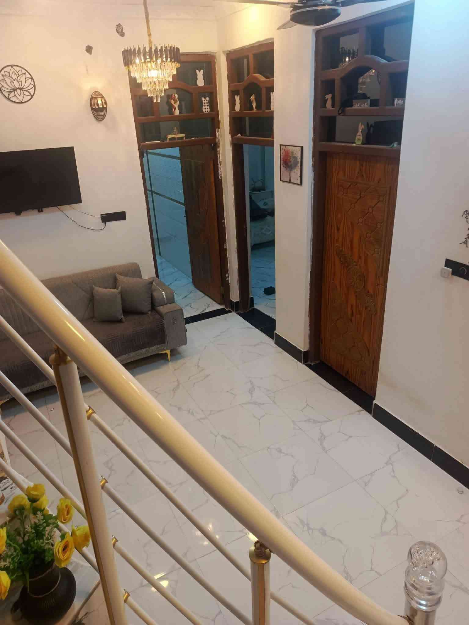 بيت طابو اسهم ركن   للبيع بناء حديث طابوق صب كونكريت شغل درجة اولى فوول مساحة 110 غرفة وصالة وديوانية ومطبخ وحمام داخلي وصحيات خارجية فوك صالة ب المدينة ورا الروف نزلة ثانية خامس بيت عن الروف كلش قريب وخدمات متوفرة كهرباء وماي ومجاري قرب نائب داوود عيدان بيت فوول مواصفات حديث شغل مودرن  السعر 85بي مجال
