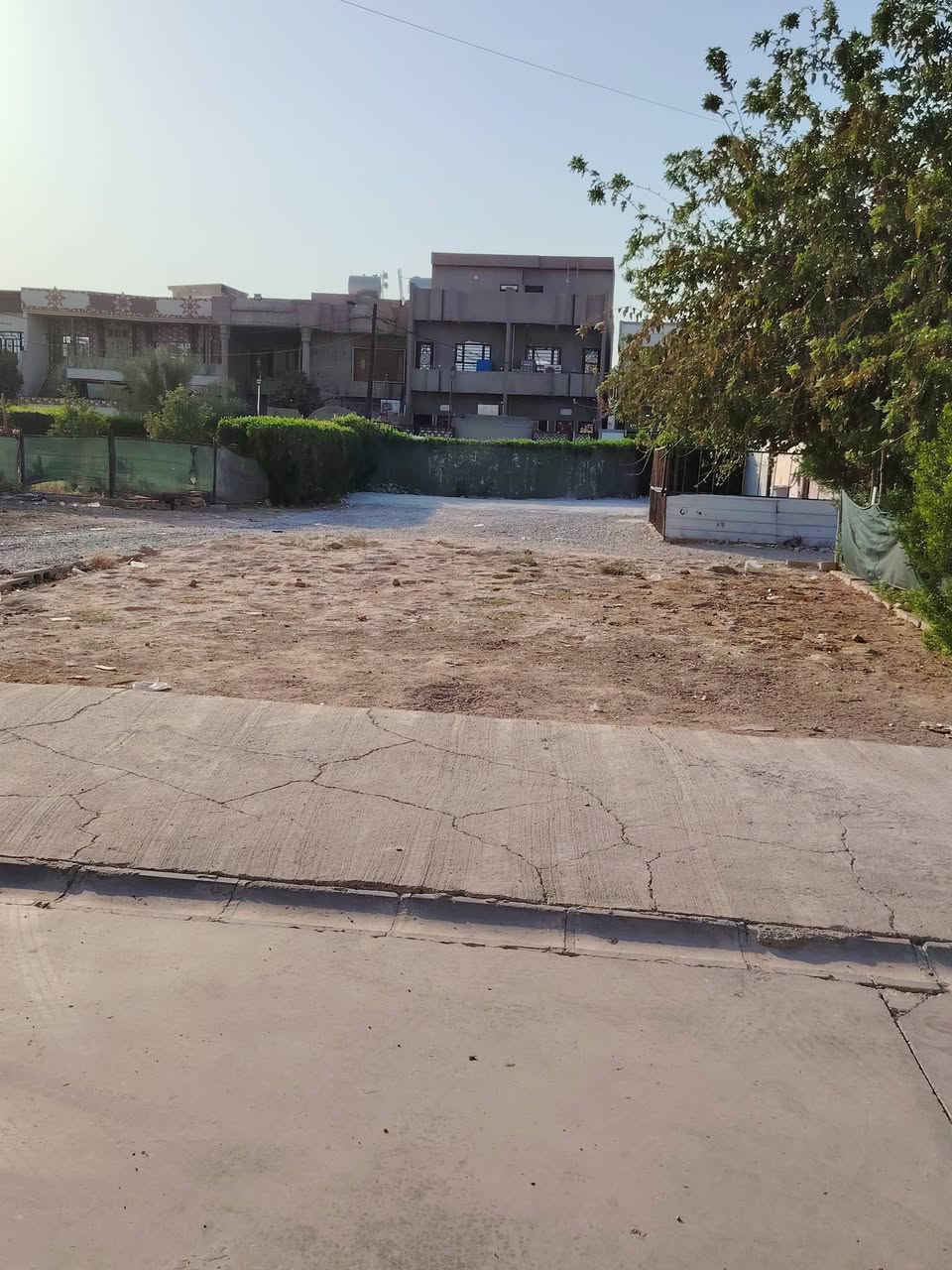 بيت للبيع كركوك حي نداء
يم جامع حمد المفرجي
200متر كدامه حديقه مالت بيت 
طابو صرف اسم شخص واحد
بيت طابقين معزول واحد عل ثاني
فوك صحيات +ستقبال +مطبخ +هول +غرف  نوم ٢ 
جوه نفس شي    بيت بناء ٢٠٢٠ 
كدام بيت +حديقه ويه البيت
الاستفسار ***********

