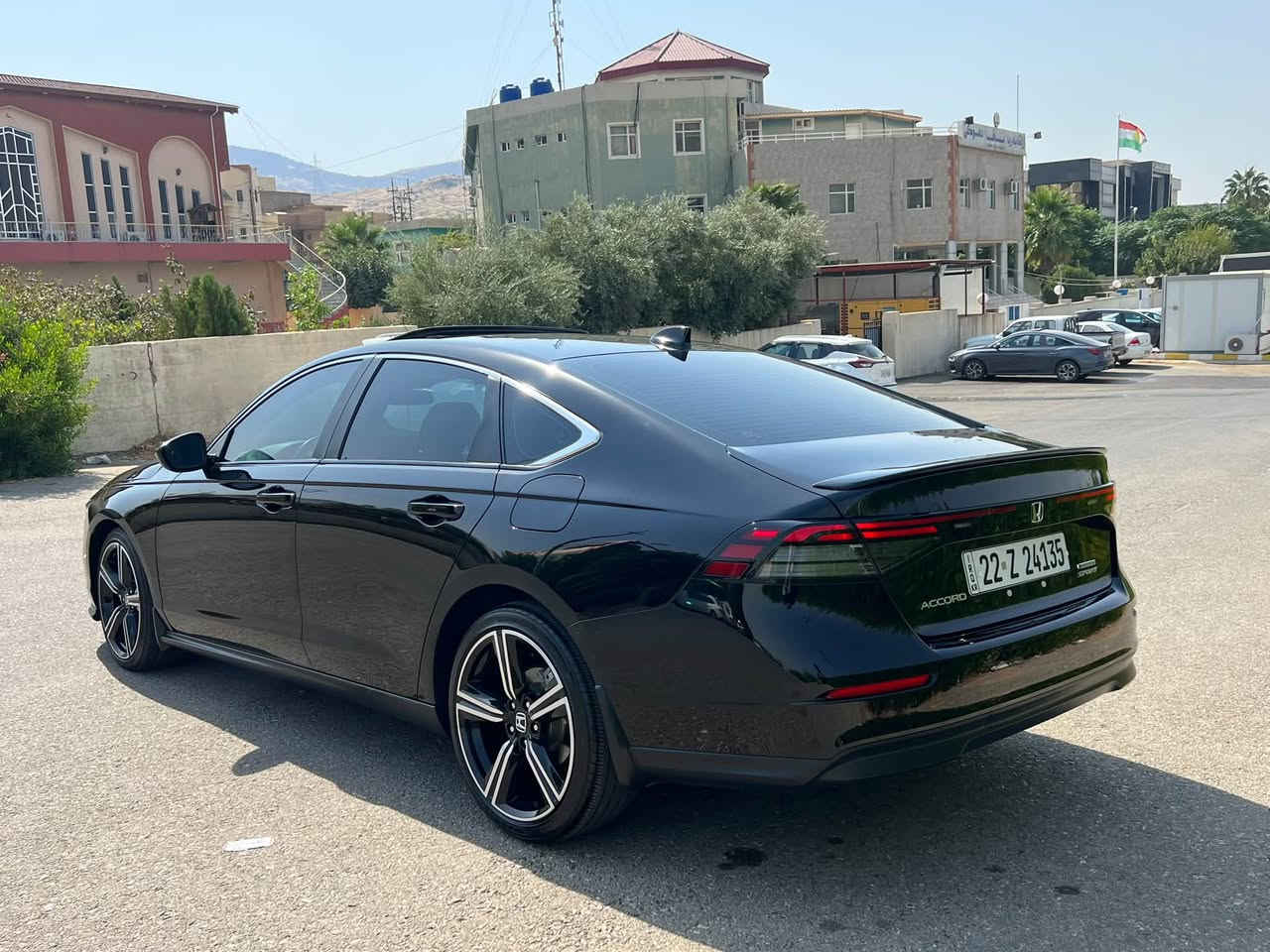هوندا اكورد 2025
 هايبرد سبورت
‏
*********** واتس

السعر 198 ورقة بيها مجال

السيارة  بدون صبغ  بس بيها  2 مكان تعديل فقط
السيارةماشية 40 mile
• مكينة 2000 هايبرد تنفس طبيعي
• كير محرك هايبرد شرط
• شاشة كبيرة
•فتحه
• كرسي كهرباء  تدفئة لون اسود  
• رادار امامي
• مانع تصادم
• محدد مسار
• تصحيح مسار
• شفتات بالستيين
• دخول ذكي 
• إنارة ترحيبية
• هندبريك كهرباء
• 3 أنظمة قيادة (eco, ev, sport)
السيارة  بدون صبغ بيها  2 مكان تعديل فقط
المكان دهوك
السعر 198 ورقة بيها مجال
***********واتس

نص مكتوب في الصور:
- 6:36 63 deautovin.com HideAutoVin Home / Makes VIN Catalog / HONDA / ACCORD HYBRID / HONDA ACCORD HYBRID 2025 HONDA ACCORD HYBRID 2025 SPORT VIN: 1HGCY2F59SA039480 000-43342272-10/01/2025-IAA Inc. Ask 19