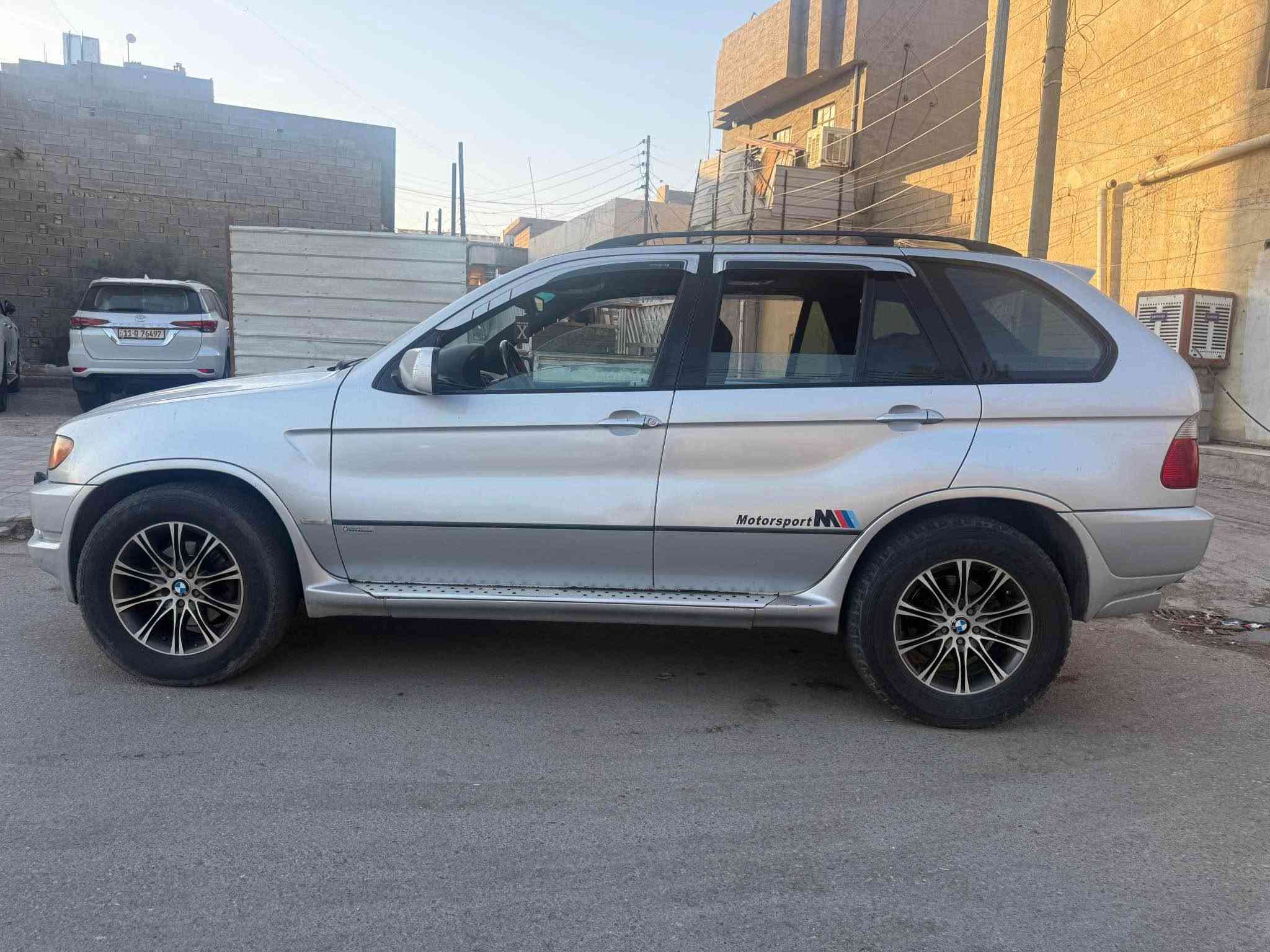 🚘 BMW X5 للبيع

• الموديل: 2005
• المحرك: 8 سلندر
• الكير: مبدل
• تبريد: شغال، يحتاج نقص غاز
• كهربائيات: نص ونص
• حادث: ربع بنيد
• منظومة: غاز + بنزين 
•صدر  نص عمر 
• السعر: 75 ورقة 💵

السيارة على وضعها، البيع للجادين فقط.
*********** بغداد, العراق
