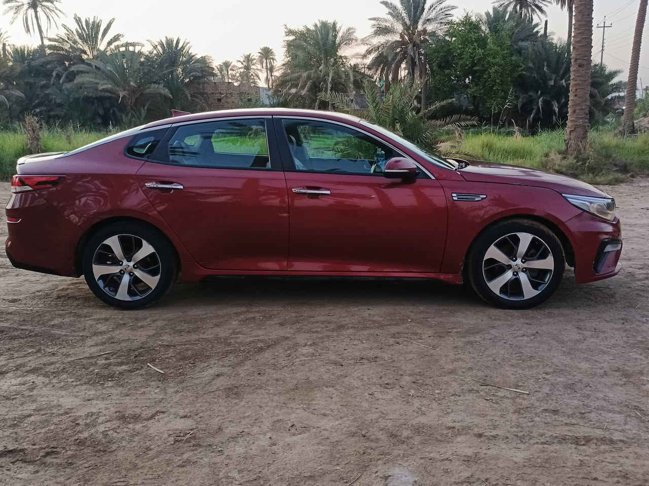 السلام عليكم ورحمه الله وبركاته
كيا اوبتيما وارد امريكي موديل 2020 
معوقين باقي عليهه 8 اشهر 

فئه S
بصمه 
حساسات خلفيه 
كشن كهرباء 
لايت زنون 
مانع نزلاق
وضعيات قياده ايكو سبورت نورمل 
رادارات امامي خلفي جانبي 
تحديد مسار 
مثبت سرعه 
اشاير بالمري 
بيهه قطعتين صبغ البنيد والچاملغ فقط 
مكاني الديوانيه غماس 
الاستفسار اكثر الاتصال على الرقم ***********
او مراسله الصفحه 
السعر 130 وبيهه مجال
