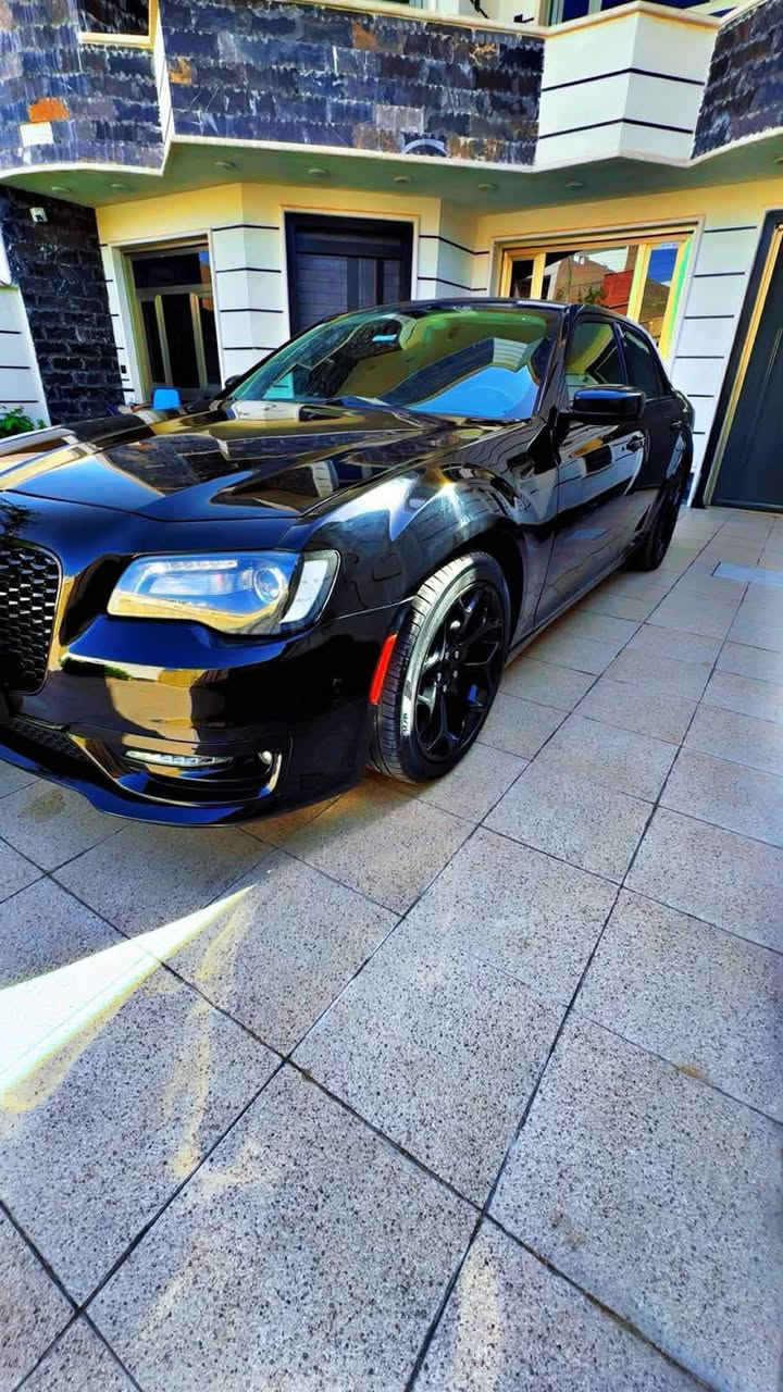 Chrysler2022لون اسودملكي
حزمة خاصة بشكل سبورت 
3.6 محرك بنتستار 
ممشى 57الف mi
***********/واتساب او خط 📞
حادثها موضح جاملغ وبنيد تبديل والباب مال سايق مصبوغ  ***********
238 ورقة