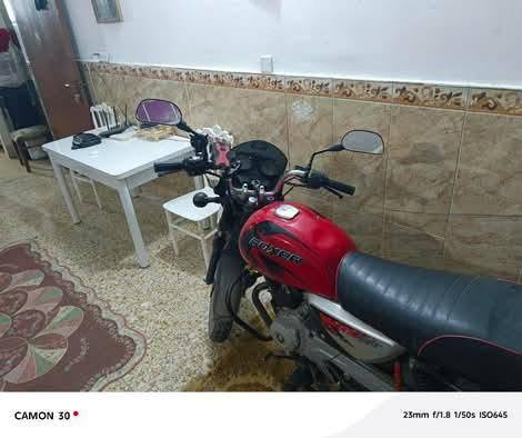 السلام عليكم دراجه بوكسر للبيع موديل 21 نظيفه كلش رقم سنويه تحويل ثاني يوم السعر مليون و 850 وبيها مجال بسيط ما بيها اي نواقص قبل تطلع لي الشغل المكان بغداد جديده الرقم ***********
