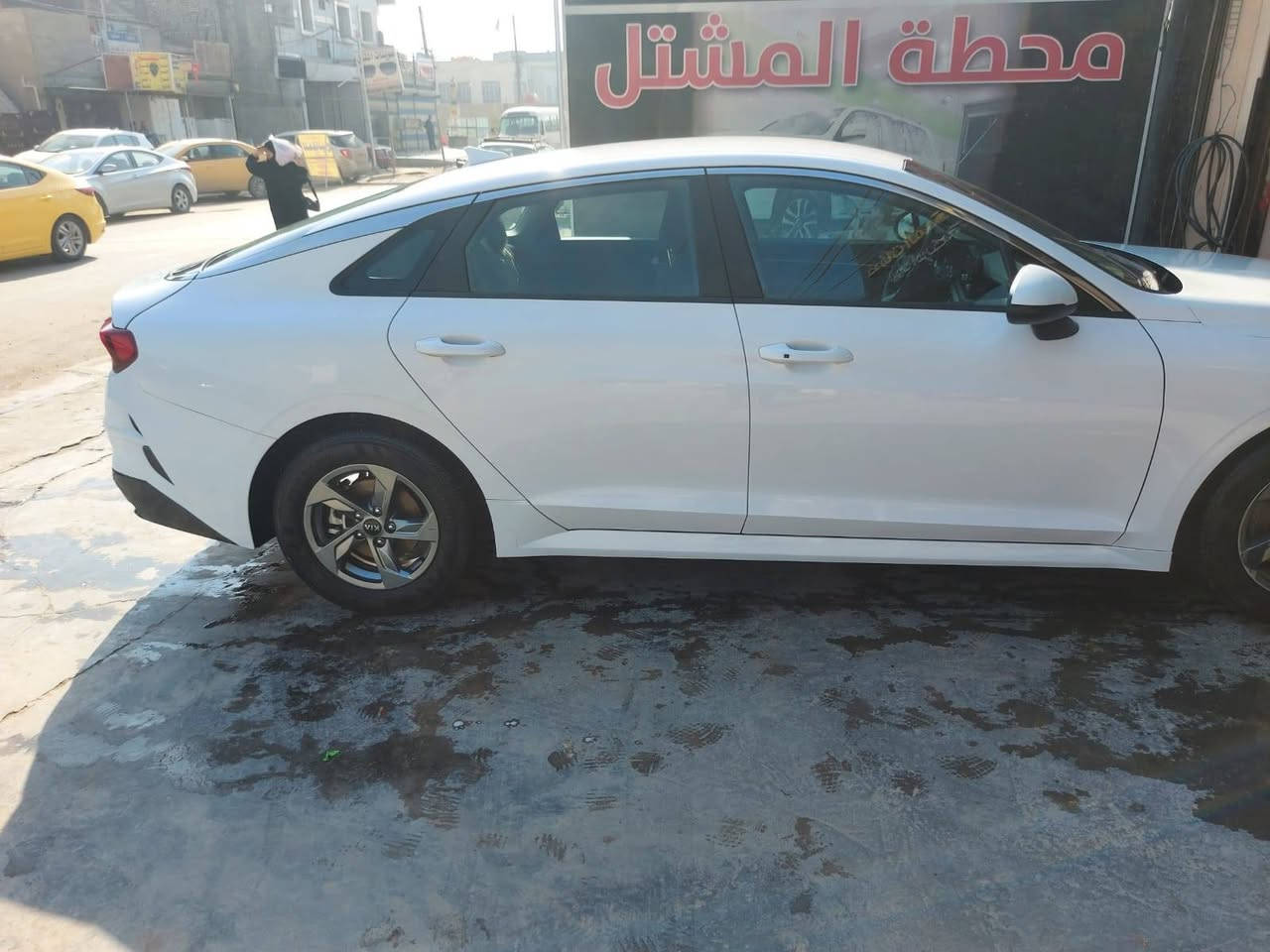 السلام عليكم للبيعk5 موديل2021امريكي رقم بغداد معوقين بعدلهة ٨ اشهر وتصير حرة السيارة جديدة حادثهة خفيف البجم حادث خفيف وصندوك هم خفيف السيارة خير من الله محرك كير كفاله للاستفسار ***********
