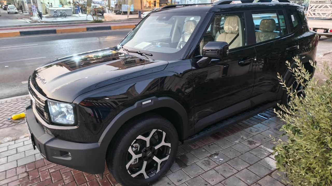 🚙 للبيع | جيتور T1 Plug-in Hybrid (PHEV)
رقم مميز 
✅ المحرك: 1.5 تيربو + محرك كهربائي
✅ النظام: هايبرد قابل للشحن (Plug-in Hybrid)
✅ القوة: 204 حصان (المحرك الكهربائي)
✅ البطارية: 26.7 كيلوواط/ساعة
✅ القير: أوتوماتيك DHT
✅ شحن سريع خلال حوالي 30 دقيقة (30%–80%)
✅ شاشة وسطية كبيرة + عدادات رقمية
✅ كاميرات 360°
✅ فتحة بانوراما (حسب الفئة)
✅ تشغيل بصمة + دخول ذكي
✅ شحن لاسلكي للهاتف
✅ أنظمة أمان متطورة (ADAS)
✅ رحابة داخلية وصندوق أمتعة واسع
زيرو 0️⃣ 
📍 السيارة بحالة ممتازة وجاهزة للفحص.
💰 السعر:(45 ونص  مليون وبيها مجال )
📞 للاستفسار: *********** .

