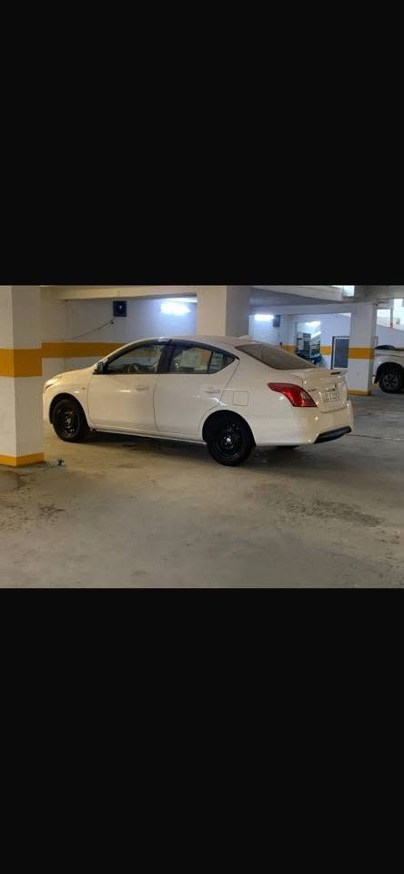 السلام عليكم شباب نيسان سني هندي بليته زركه مكفوله كفاله عامه زيرو وماخذها ع ايدي شاشه وكامره خلفيه اظافه الى سماعات خلفيه شادلها مغلفه كلها من الداخل بطاين كشنات ارظيه السياره ربع متصرف عليها رقم اربيل بسمي مكاني بغداد السعر 125 وبيها شي بسيط واي استفسار الاتصال ع رقم ***********
