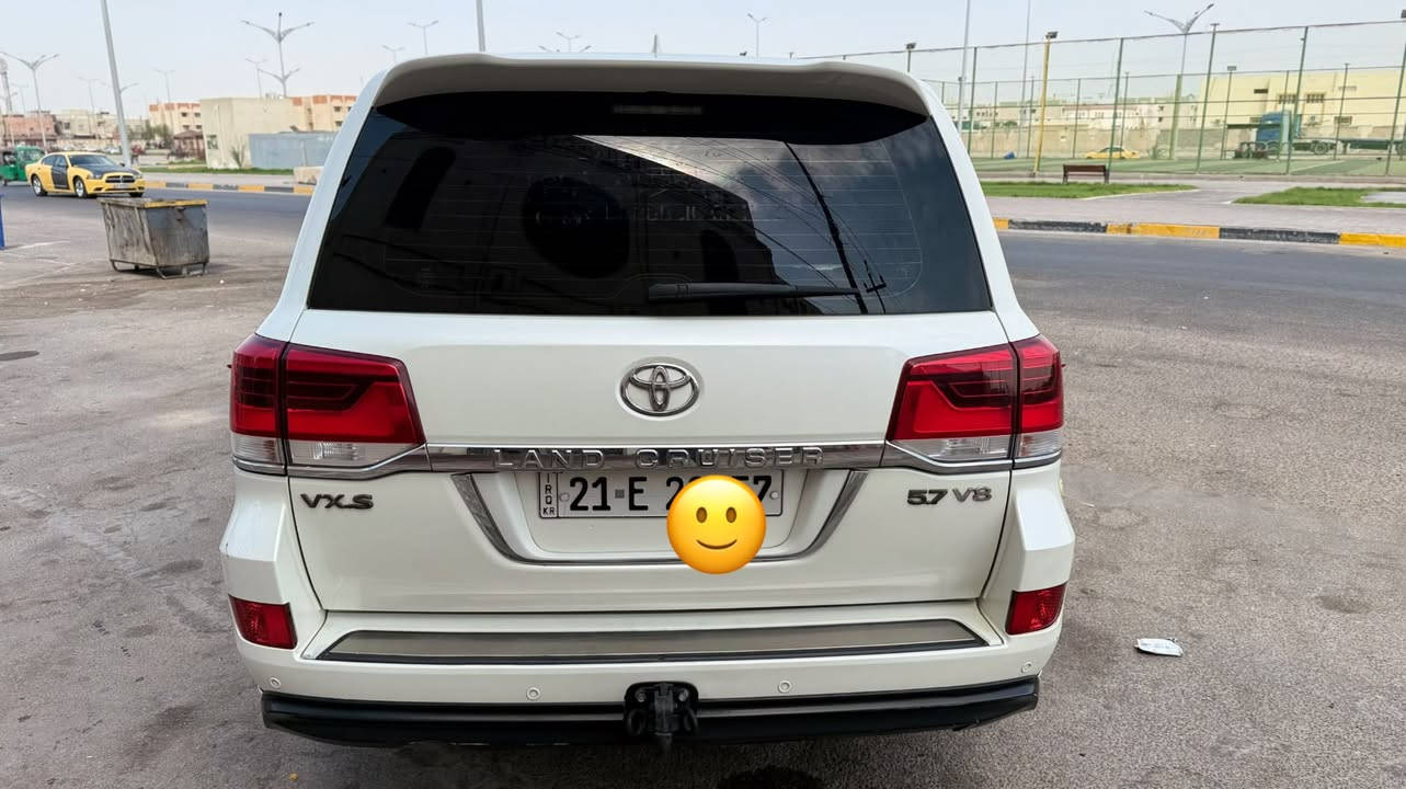 لاندكروز VX.S • ٢٠١٨ • كاز