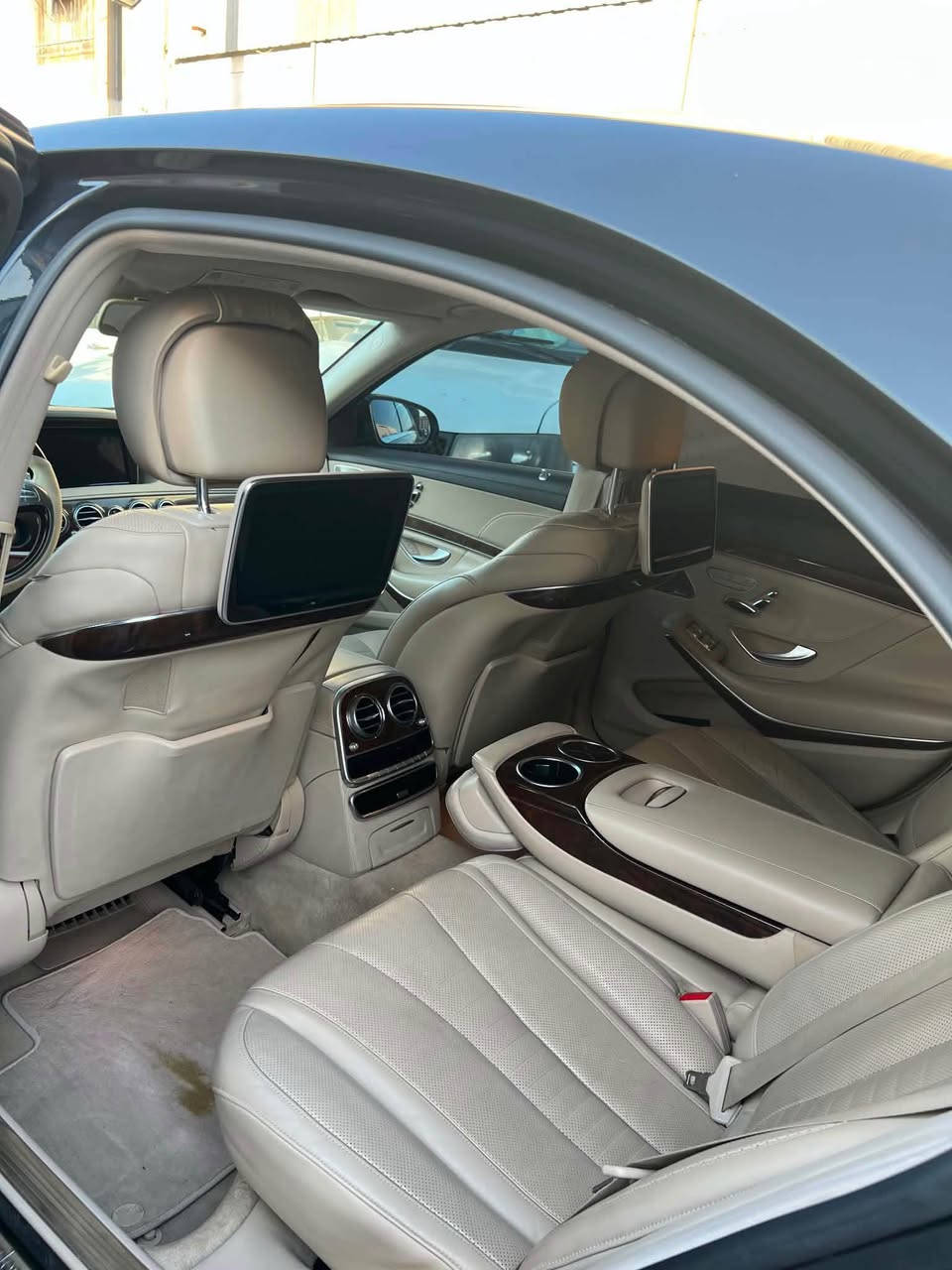 S clas 550 2016 *********** پينج دوگمه داتاشو پينج كاميره قه پات   ناو كريمى كوشن مه ساج مه كينه گير كاره باى چوپه كانى توندو تولى تاخم تايه نوى گلوپي ئه قليش ٠به شه رت دوو پارچه بوياغ بى ناوگرتن ئيرباگ به شه رت سعرى ١٧٠ مه خال أربيل, العراق
