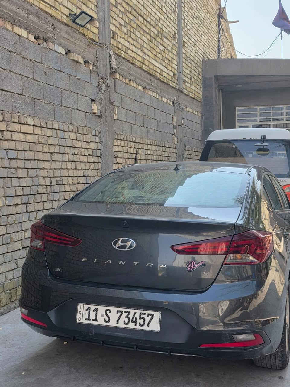إلنترا موديل 20 فقط بارد جاملغ وبنيد موضحة بسونار مكاني بغداد 130 وبيها مجال
***********

