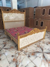 جربايا • خشب زان • ذهبي