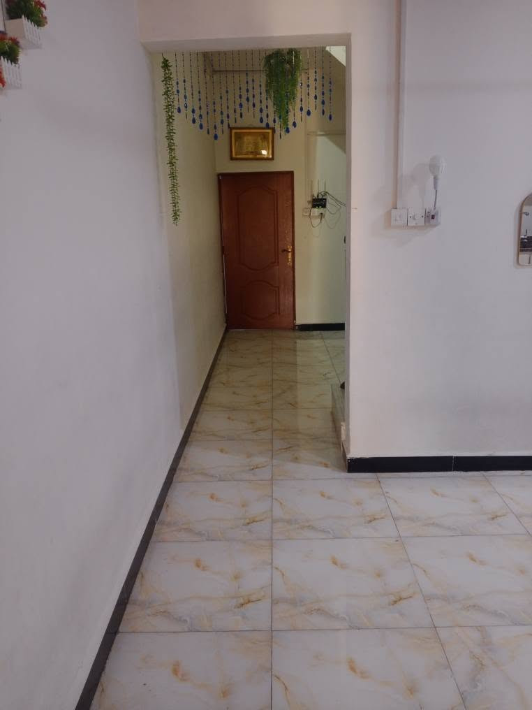 يا الله السلام عليكم الدار للبيع مساحه 100 متر طابقين الطابق الاول غرفه وصاله ومطبخ واستقبال وصحيات خارجيه وداخليه صب كونكريت الطابق الثاني غرفه وملحقاتها العنوان النجف الاشرف الكوفه حي 17 تموز زراعي شارع البنزين خانه علما الدار جنس الارض سنه 25 مرقمه من قبل البلديه مشمول بالتطويب للتواصل رقم الهاتف اخوكم ابو طيبه صاحب مكتب الاخوين *********** السعر المطلوب 40 النجف, العراق
