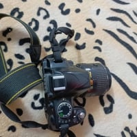 نيكون 3100 • كانون 600D • زوم 75-300