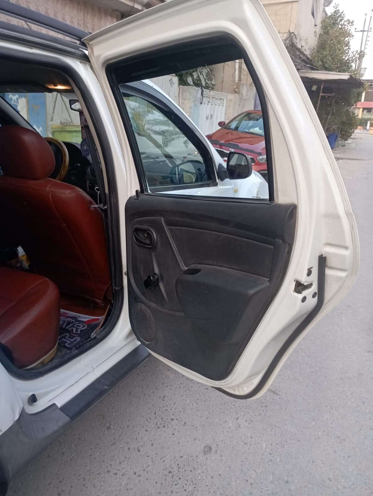 السلام عليكم 
سيارة للبيع رينو داستر ٢٠١٣
سياره ماشية ٢٧٩ ألف مشروع وطني 
مكان سياره بابل ورقم سياره بابل 
سياره جاهزه من كلشي مابيها أي رشة صبغ
ماعدا طخات مثل ماموضح بصور 
سعرها ٦٨ وبيها مجال 
***********
