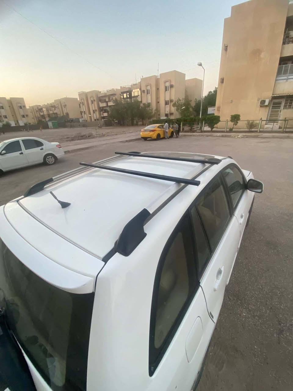 ابلاش ابلاش وبسعر تنافسي
تاج للسيارة هم تجميلية وهم عملية 

معدن ثقيل وبصبغ حراري يتحمل اشعة الشمس ويتحمل وزن ثلاجة  أو سبلت  يوجد لونين اسود طافي ورصاصي سلفري وبعشرين الف فقط
للحجز والاستفسار المراسلة على الرقم 
***********

