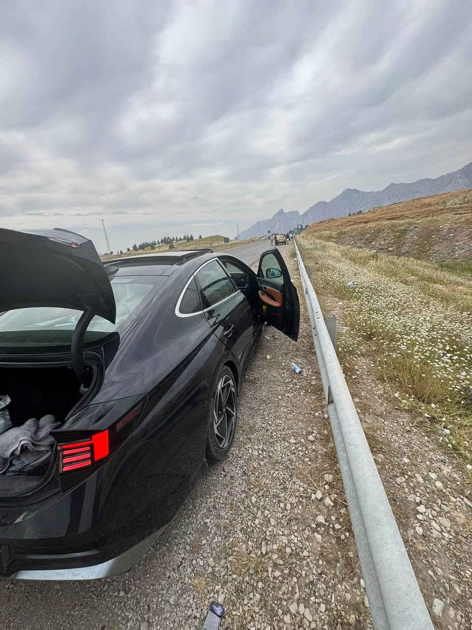 السلام عليكم

للبيع هونداي سوناتا لمتدد فول اعللللللى مواصفات

الحادث جنطه بدون ارباك 

وطخه بسيطه بل جاملق

سياره ماشيه 60 الف

السعر 200

المواصفات 

- فتحه سقف بانوراما

- اربع كامرات محيطيه

- حساسات امامي وخلفي وجانبي

- رادار امامي وجانبي وتحديد مسار 

- شفتات رياضيه بل ستيرن

- صندوق كهرباء فتح وغلق

- لايتات زنون بلادي 

- شاحن لاسلكي

- وضعيات اربعه للسياقه 

- داخل بيجي تدفئه وتبريد 

- مري كهرباء 

- مقاعد اماميه كهرباء

- شاشه كبيره متصلة

- بعد بيها هاواي مواصفات 

***********واتساب  

مكاني  بابل مسيب
