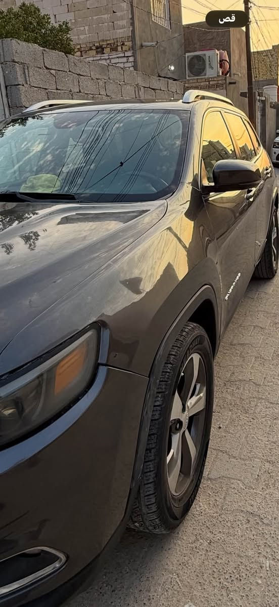 جيب بزون لمتدد  ترهم بيع او مراوس حسب القناعه
الموديل 2019
حادث جاملغ وبنيد. تبديل حادث  سطحي
سعه المحرك 
3200 6سلندر 
رقم بغداد جديد

المواصفات 
بصمه 
كشنانت تدفئه تبريد 
نقطه عمياء 
تدفئه مري جانبيه 
تدفئه ستيرن 
حساسات خلفيه 
حساسات اماميه 
كامره خلفيه دواره 
خزن ميموري 
شاشه تدعم ابل كار بلاي و اندرويد اوتو
وضعيات تو ويل 
سايد بريك بصمه 
تشغيل عن بعد 
صندوق كهربائي
مثبت سرعه
تحكمات ستيرن كامله
دمام صوت 
زنون عالي ناصي
تبريد عاطل عايز كمبريسر
السعر 145$ وبيه مجال 
عنوان سياره نجف ***********

نص مكتوب في الصور:
- قص
