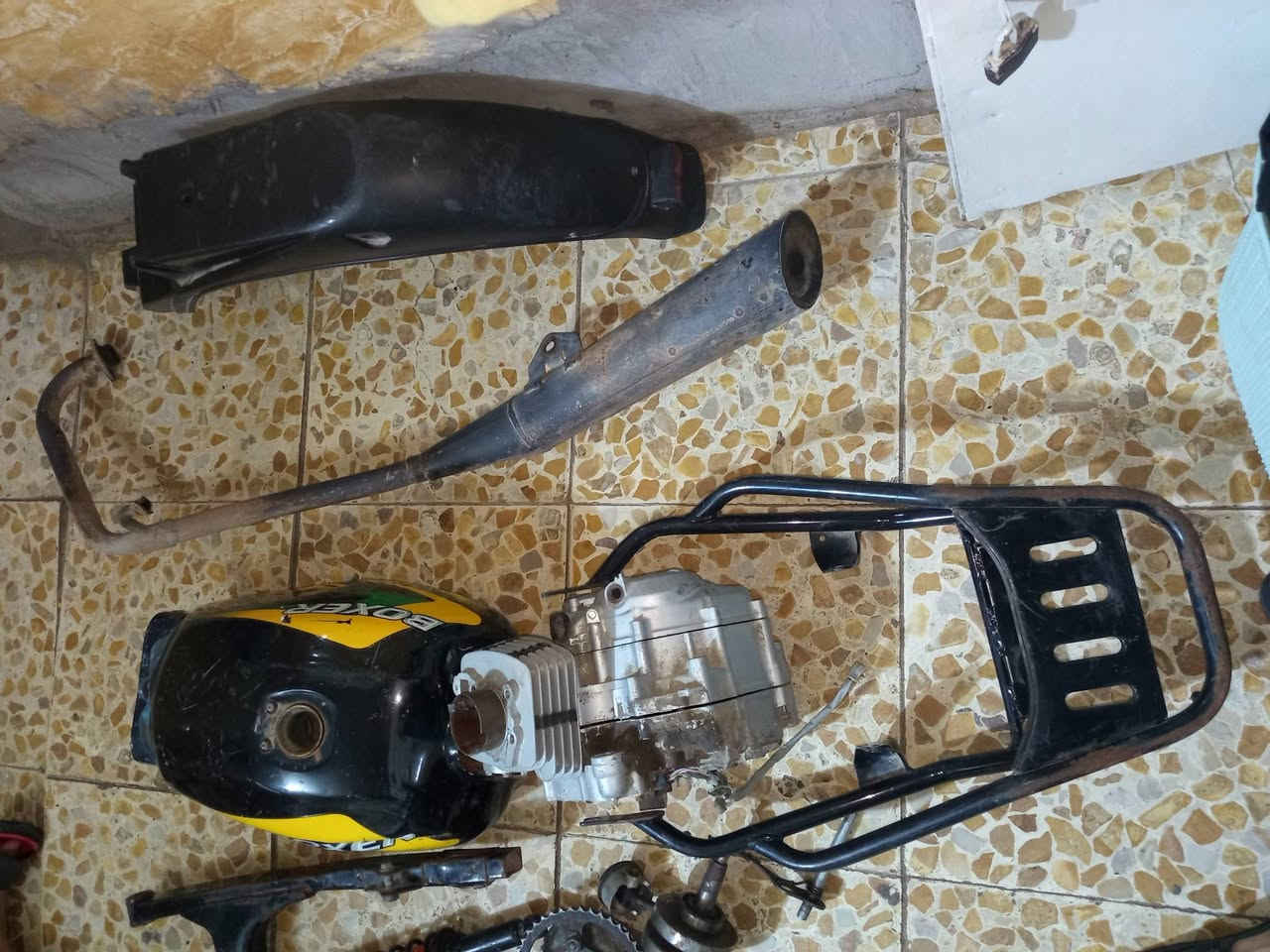 غراض بوكسر شلعه وحده غراض نضيفه رقم ***********

