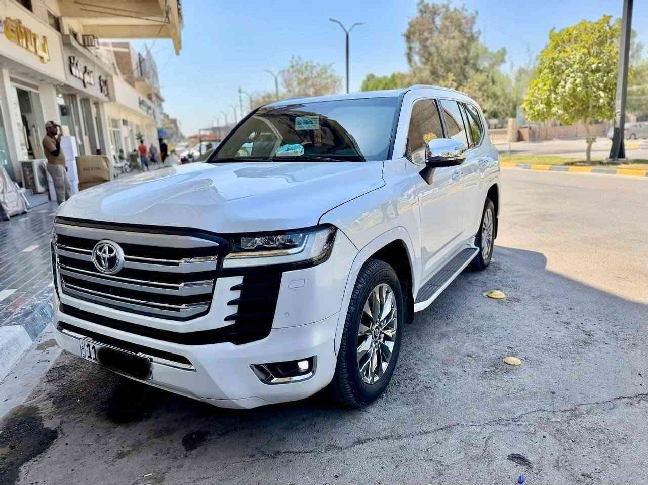 ملاحظه اني مكلف بلنشر السلام عليكم للبيع لاندكروز موديل 2022ساز باب الأول رقم بغداد بسمي  مكفول كفالة عامه من صبغ وتبديل وفتح 
جديدة معنى كلمة 
فول موصفات 1/1 فئه VXR
بصمه تشغيل 
بصمه أبواب لمس 
تشغيل عن بعد 
فتحه سلايت
كشنات ثنين كهرباء 
ستيرن كهرباء 
كشنات جلد 
كشنات تدفئه تبريد +كشنات الاماميه خزن مموري 
زراكات 
مري شفط 
شاشات خلفيه 
كشنات خلفيه كهرباء + تدفئه وتبريد 
رادار امامي + جانبي 
خمس كامرات 360 درجه 
داتا شوب 
جنطه شفط 
سبعه راكب 
محرك 3500توين تيربو 
حساس امامي +خلفي 
وباقي موصفات ساز معروفه 
ماشيه 39 الف حقيقي 
سعر (645)
الاستفسار اتصل على الرقم ***********
مكان بابل حله ملاحظه اني مكلف بلنشر
