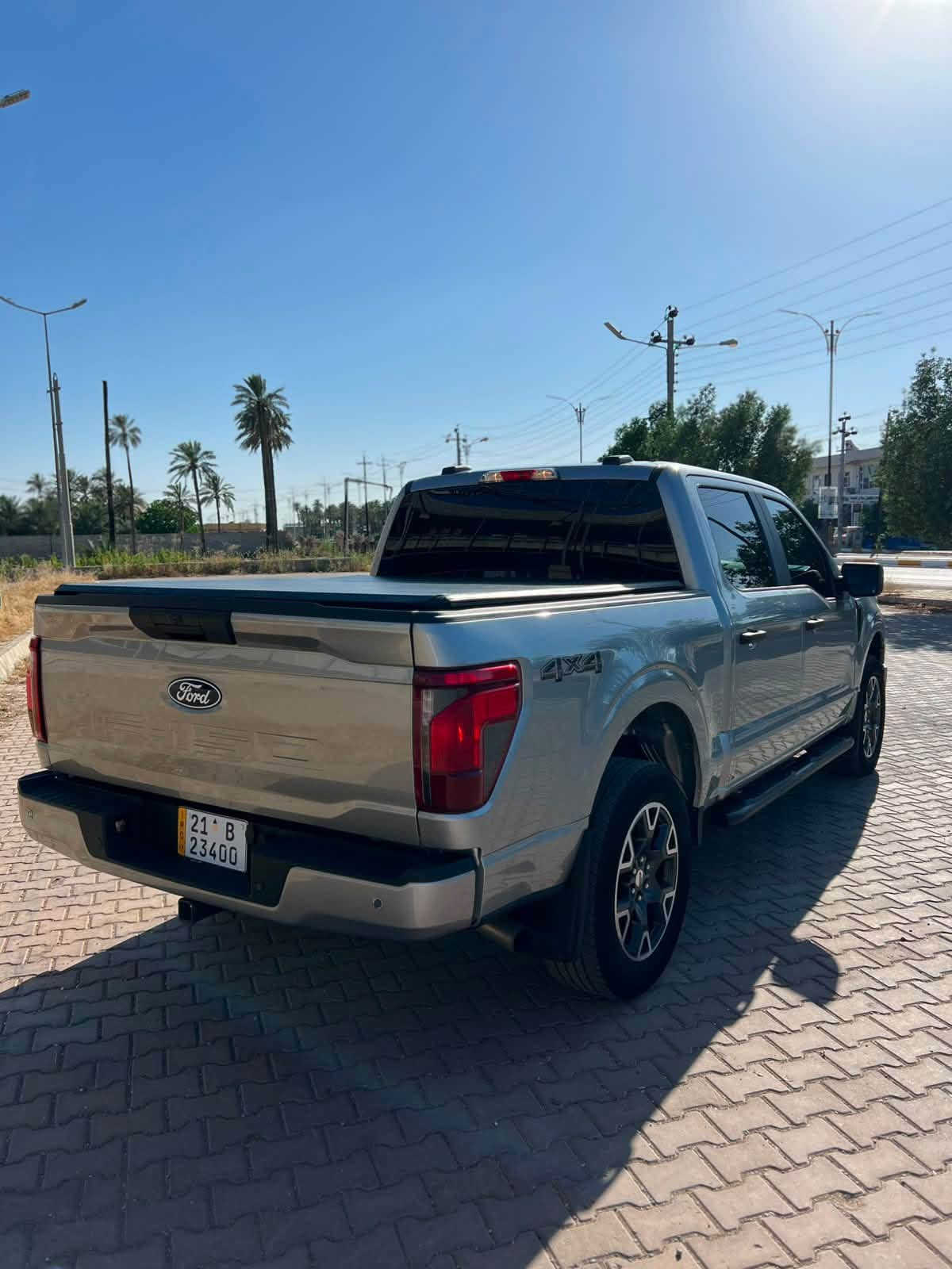 السلام عليكم
فورد f150 موديل2024
فئة ال STX
وبسعر مناسب

كلين تايتل 

دبل اكسل 4x4

محرك 2.700 تون توربو 

گير تعليگ 10نمر

گير ومحرك بشرط 

رادارت جانبية 

نقط عمياء 

خروج عن المسار رادار امامي 

شاشة كبيرة 

لايت عدسة 

هاند بريك بصمه 

وبيقه المواصفات معروفه STX

رقم سنوية جديد +باج تضليل 

للاستفسار 
***********
