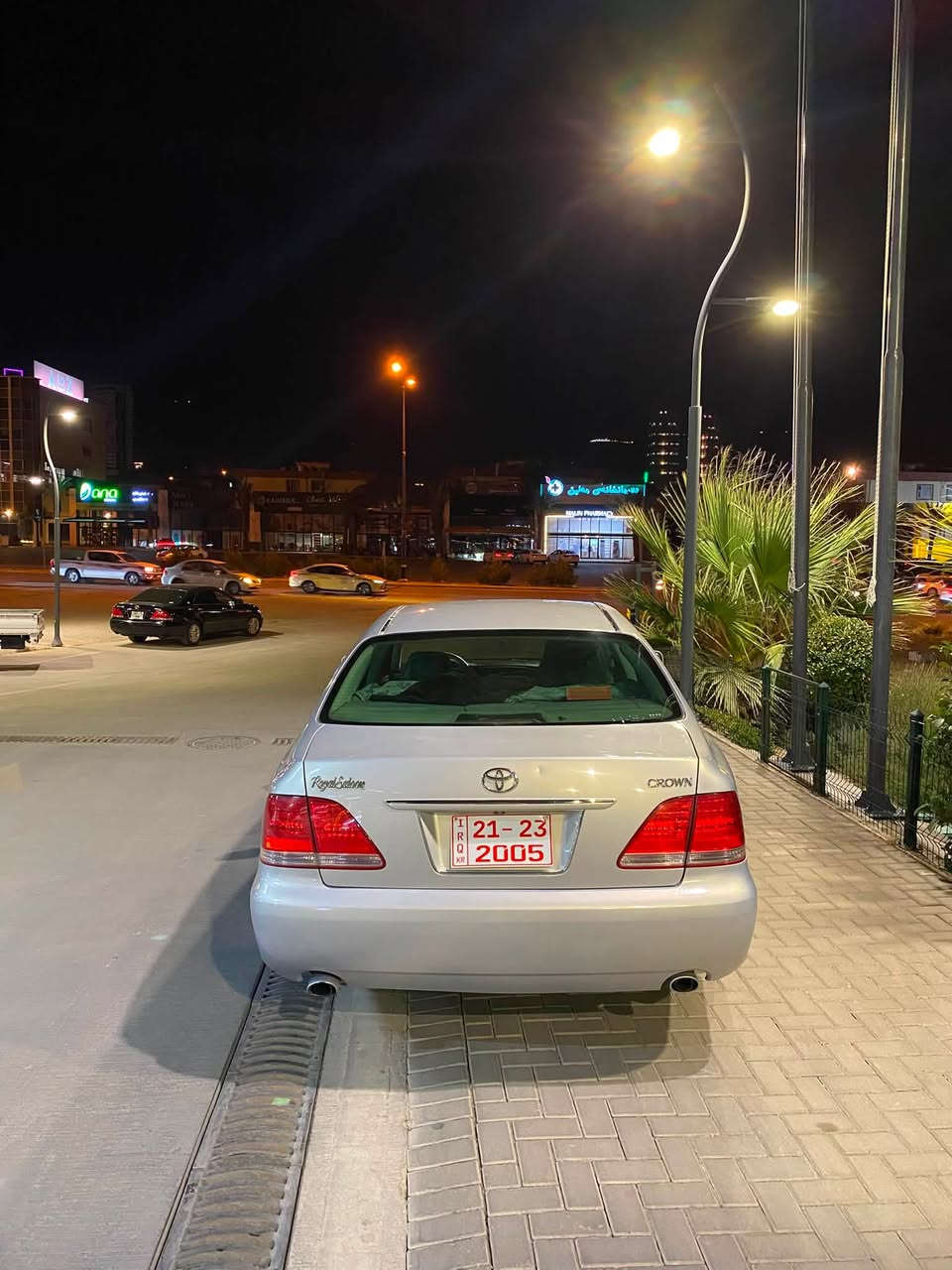 سەرەتا بە ناوی خودا 
شاهینە ١٨٢ 
موس ٢دگمە 
ناو رەساسی 
سەقف بۆیاخی یابان 
تەبرید سارد و گەرم 
سەیارەکە زۆۆر جایزە و مالی دۆستە 
سعر.٤٨
***********
