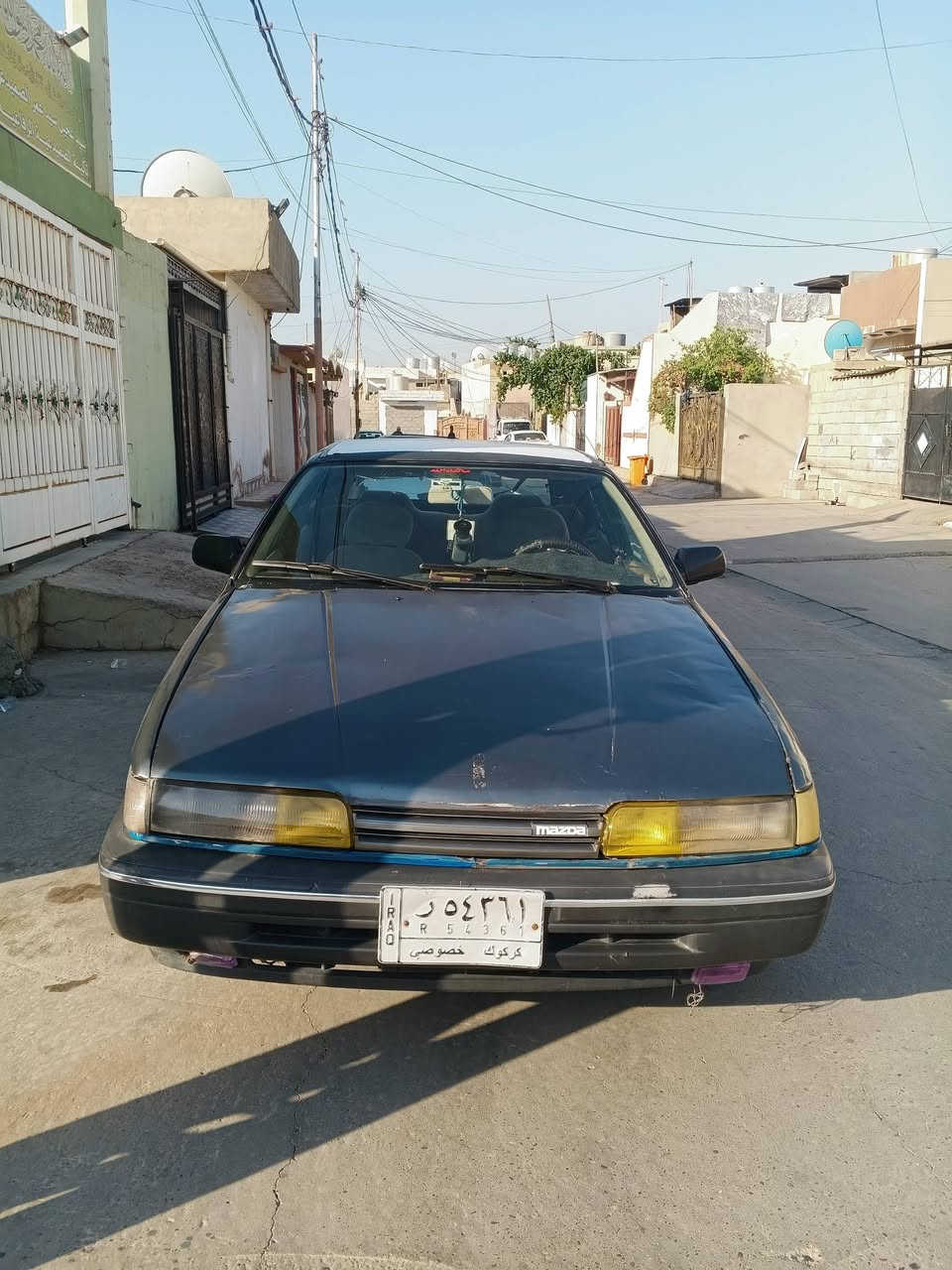 سلام عليكم مازدا للبيع موديل 1990  سنويه صاقطه 2021  محرك 12 وبخ  ارواس حسب القناعه السعر 25 ومجال شرط تحويل  ***********
