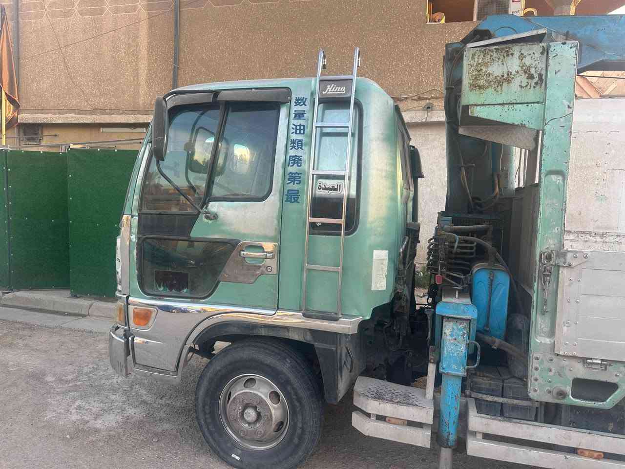 يتوفر لدي هينو طيره ٤ طن كرين ٣٠٠٠ لوحة التسجيل بغداد محرك ٨٠ انگر بلادي موديل 96 باسمي السعر 210 $ رقم الموبايل *********** واتساب
