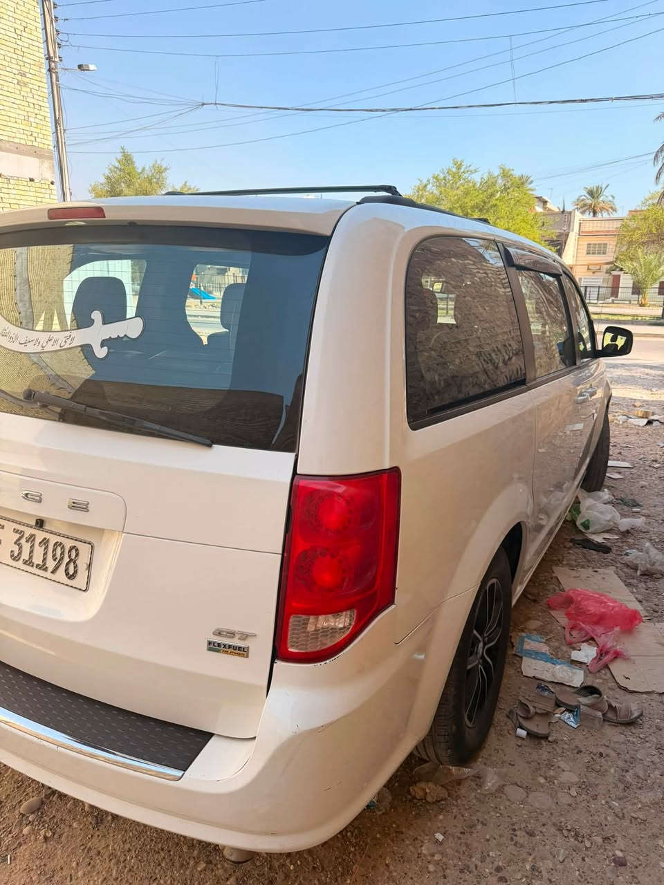 سلام عليكم 
للبيع كرفان 2019 GT
ماشية 129,000mil 
فول مواصفات بيبان كهرباء صندوك كهرباء 
3 قطع تبريد منفصل شاشة ابل كار بلي وكامرة
حادث السيارة موضح بالصور رقم بغداد سنوية وهزة جديدة
***********
