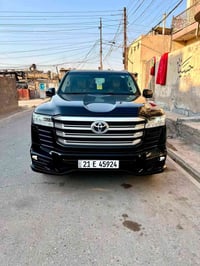لاندكروزر GXR • ٢٠٢٢ • ٩٠٠٠٠ كم