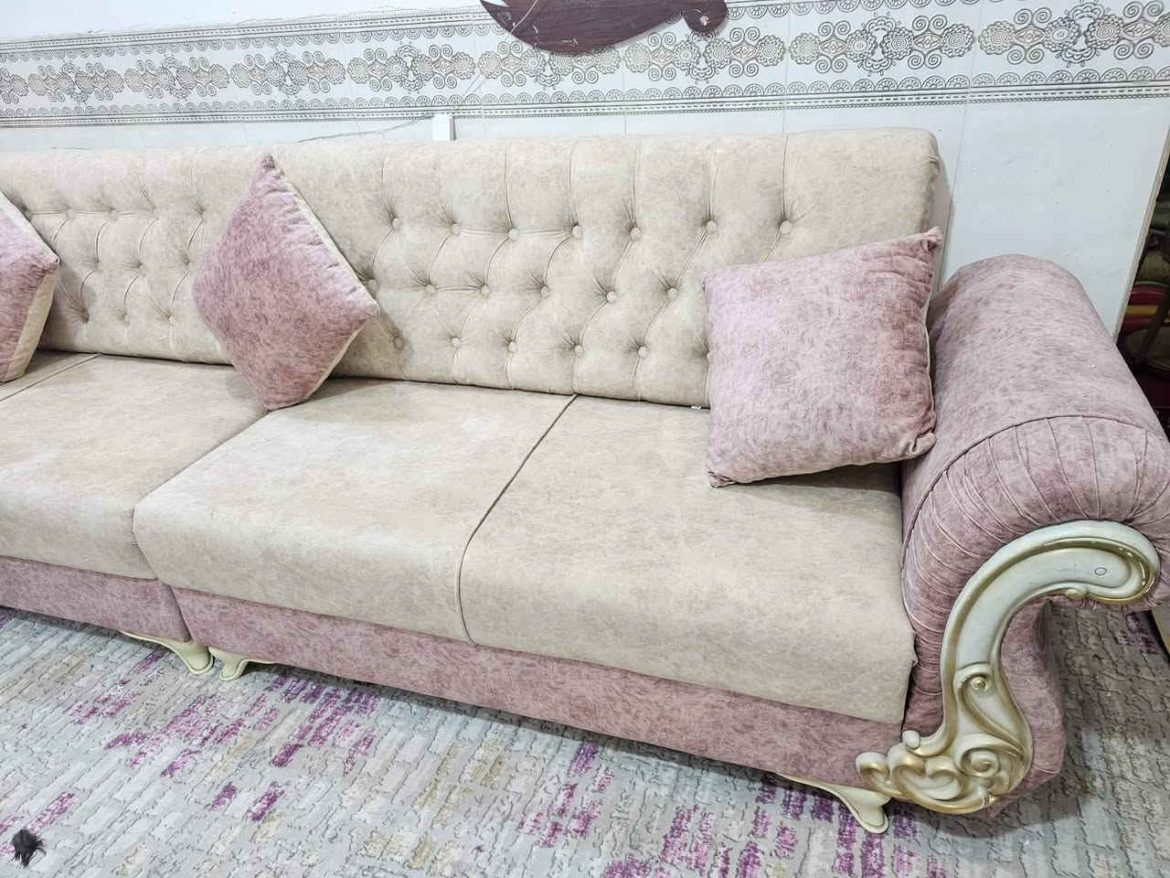 السلام عليكم 
تخم للبيع  استعمال قليل ست مقاعد 
سعره ٢٥٠ وبي مجال 
للاستفسار الاتصال على الرقم 
***********
