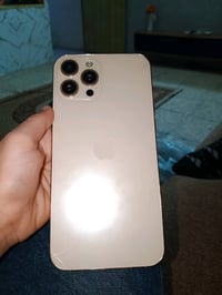 ايفون 13 مابي شي بس ايسي سعره 50 الف وبي مجال وهاذ رقمي/07776670611