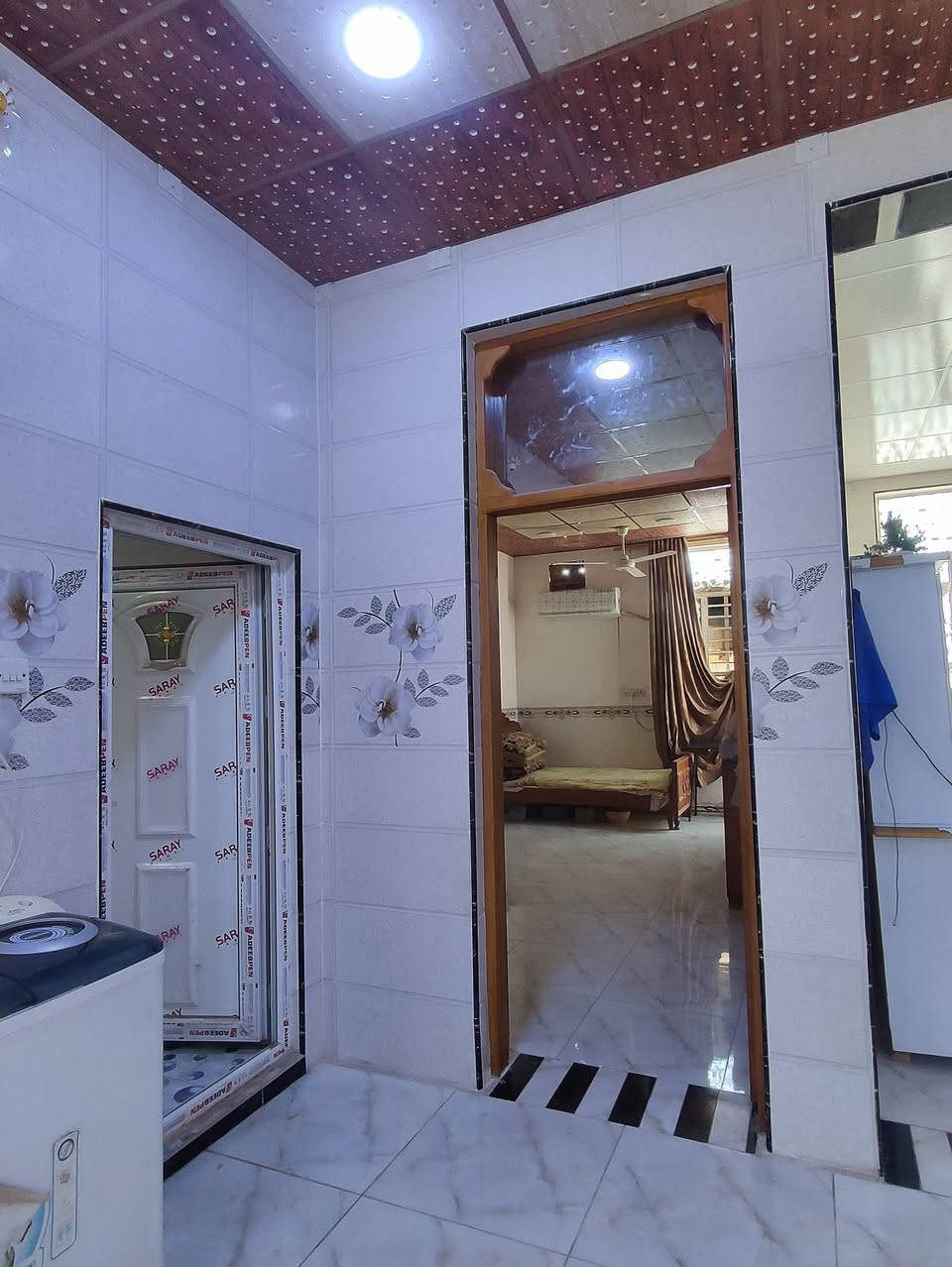 التفاصيل بالمنشور

نص مكتوب في الصور:
- بيت تابو زراعي سند 25 طريق نجف عمود 130 جهة يا حسين شارع الأكاديمية (الزرگه) مساحة 130 متر. سعره 55 وبي وبي مجال للشراي. بيت ملك صو جاهز. شارع مبلط وكافة الخدمات متوفرة. الشراي يتصل: ***********
