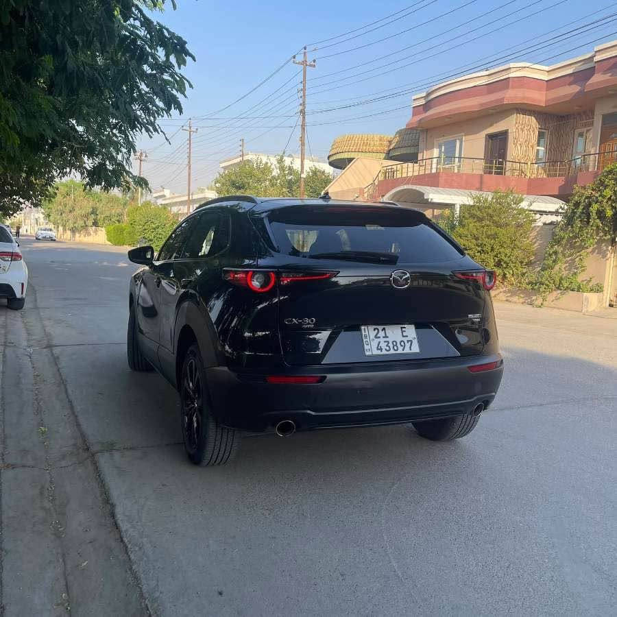 ⚜️Mazda ياباني CX-30 2022 premium ⚜️
يعني فول فول مواصفات
*قوة محرك ٢٥٠٠ سيسي توبرو 
سقف سلايد
٢٥١ هورس باور يعني طيارة
نظام سبورت 
دفع رباعي
مرايات كهربائي مع بك يتحرك
لايتات اوتو
كشن هيتر
كشن كهربائي وخزن
+ عدسات زينون ليزري بلادي 
لايت تفاعلي مع الستيرن
ردادر امامي + جانبي + خلفي 360
نظام تحذير مغادرة المسار 
نظام توقف
مفاجأة عند الطوارئ
نظام تثيت السرعة مع الرادار 
نظام النقطة العمياء 
عداد اللكتروني 
ماسحات اوتو تفاعلية مع المطر 
سماعة مع دمام Bose 12 سستم صوت شركة 
شاشة كبيرة تدعم ( ابل كار بلي و اندرويد اوتو ) 
داتاشو 
تحكم مقود جهتين 
مقاعد جلد 
فتحة سقف + صندوق كهربائي
سكان هيتر 
فتحة اكزوز ثنائية 
دخول ذكي للسيارة 
اشارة جانبية بالمري 
بطارية + تخم تاير جديد
تحكم مقود جهتين 
مقاعد جلد 
* فتحة سقف + صندوق كهربائي
سكان هيتر 
فتحة اكزوز ثنائية 
دخول ذكي للسيارة 
اشارة جانبية بالمري 
بطارية + تخم تاير جديد 
تبريد مركزي بيانو 
تبريد قطعتين
هاند بريك كهربائي 
نظام اوتو هولد ( يفيدك بالازدحام) 
3MVDMBDY4NM441313
سيارة بدون ايرباك يعني ايرباك ما طاك بلادي نص بونيد صبغ + باب سائق صبغ سيارة ماشية 45 مايل
❗️مكلف بالنشر رقم صاحب السيارة

*********** كركوك, العراق
