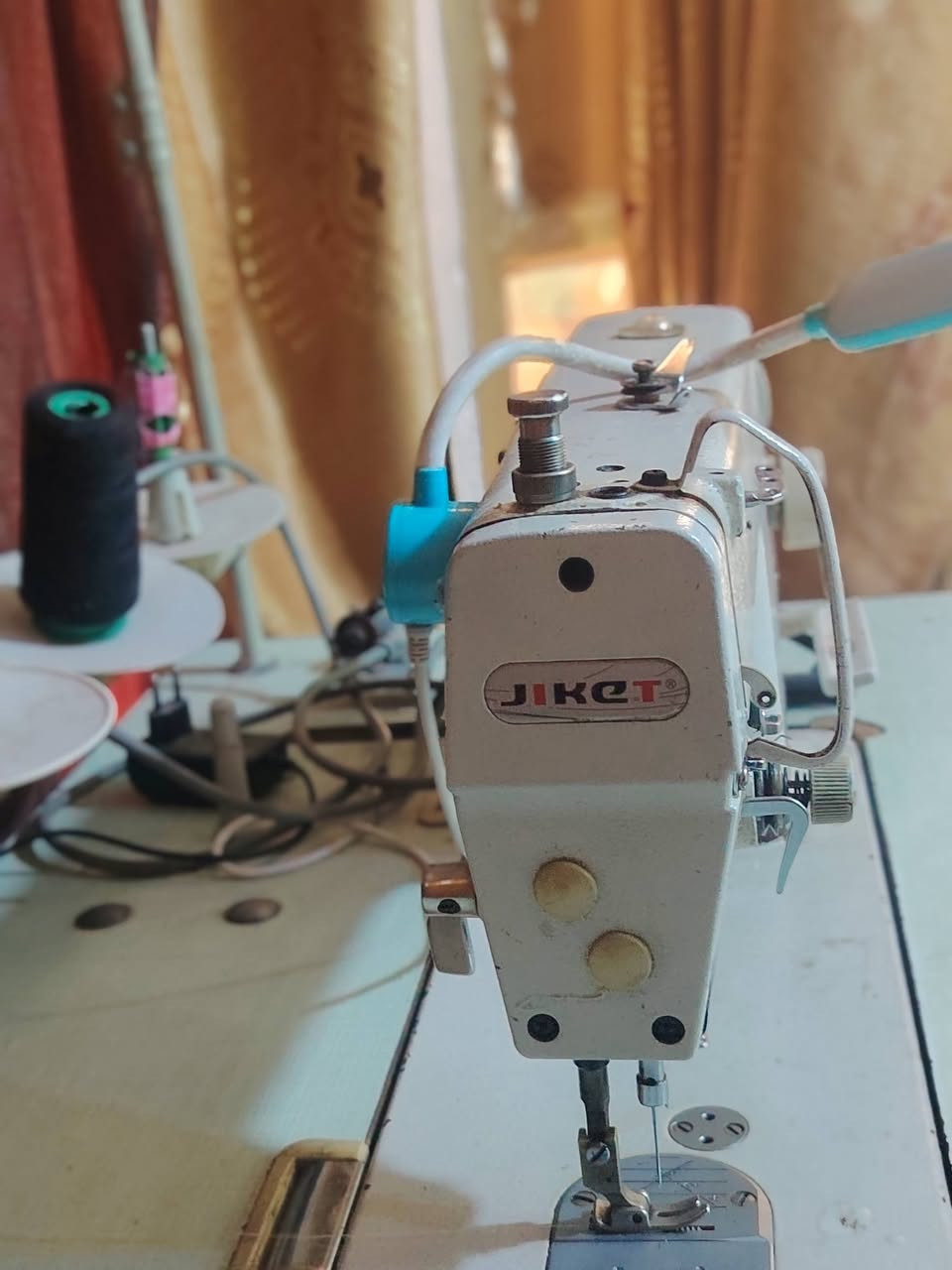 مكينة خياطه نظافة خير من الله معروضه 200وبيها مجال بكان حي العامل بغداد رقمي وتساب ***********
