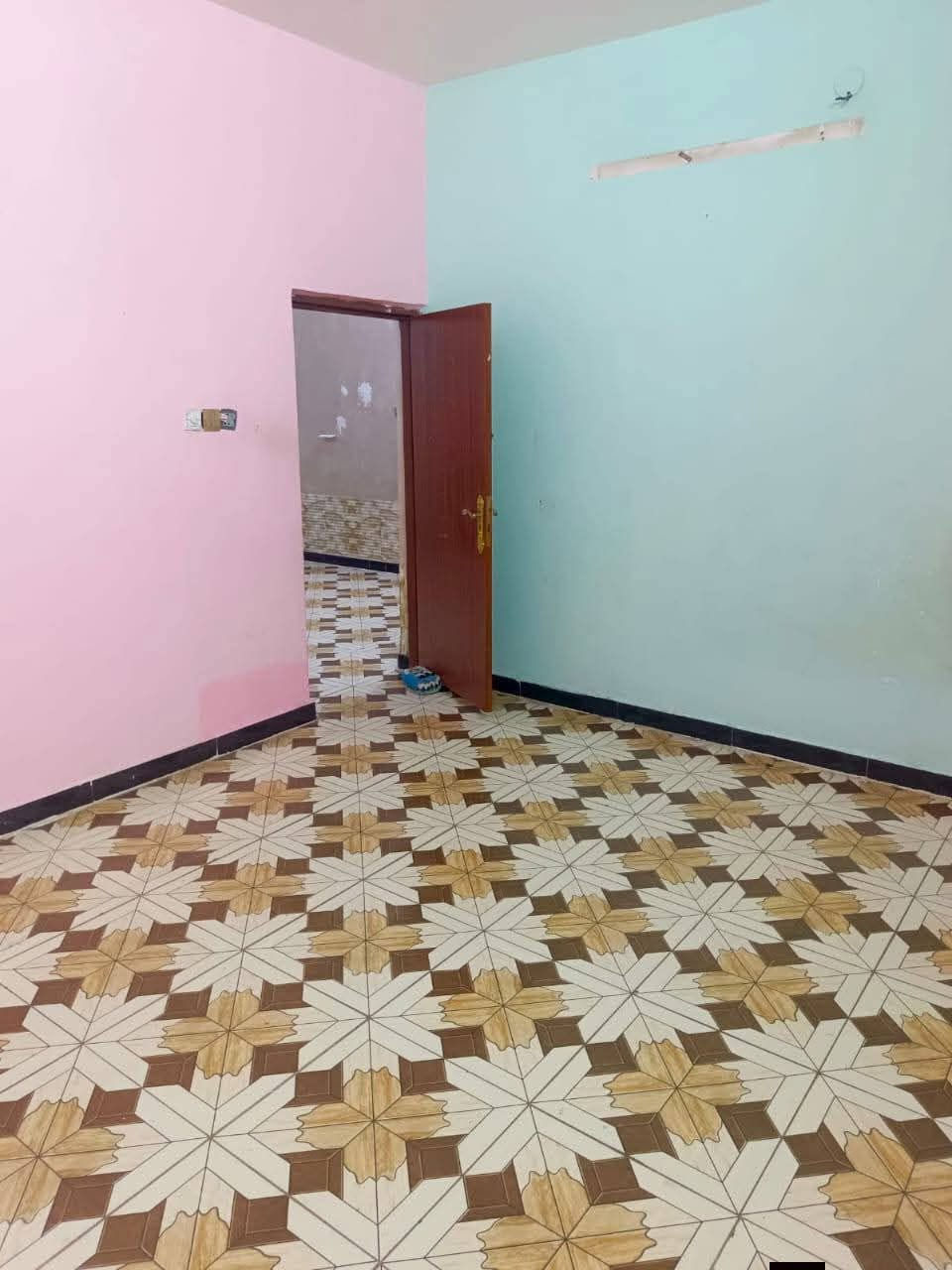 حي الشهداء • غرفتين • سطح معزول