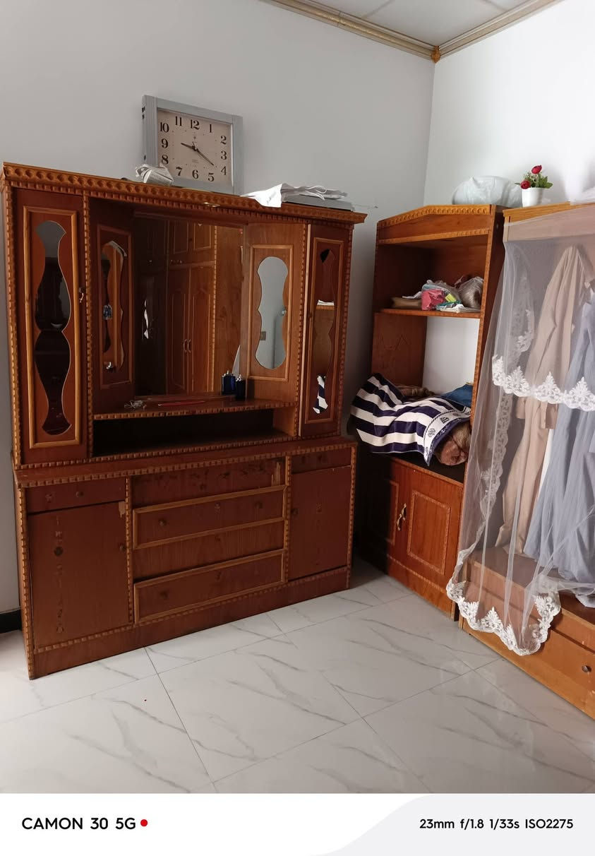 سلام عليكم للبيع غراض منزل كلمن وسعره مكان دور الزراعه تقاطع القدس ***********
