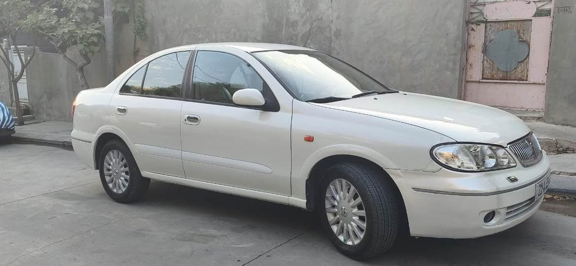 سەنی 2008 
سەنەوی تا 2028تازەیە 
بەناو خۆمەوەیە بەشەرتی بەناو کردن بێ بۆیاخە ئەونە ساردەی هەیە کە لە سۆنەرەکەیا دانراوە 
چوار تایەی تازەی لە ژێرە 
چوار جام کارەبا 
گێڕ و مەکینە بەشەرت نەکراوەتەوە 
یەک دینار مەسرەفی تیانیە 
هەر خەلەلێکی تیابوو گەڵایک ببڕە

*********** السليمانية, العراق
