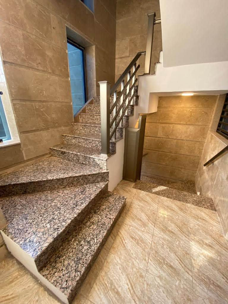 للايجار في السيديه
بنايه وحدات سكنيه 

طابق ثالث عدد الشقق 2 

كل شقه مدخلين 

صاله مطبخ خدمات 

غرفه نوم سعره 600 الف مع المجال يرهم 500 الف 

موقع الاقتصادين 

للاسـتفسـار الاتـصال علـى الارقـام التـاليه  او زيـاره مكـتب عبدالله الرفيـعي السيـديه_شارع الضـباط_ مقابل مجـمع لحـوم جويـلي 

#مكتب-عبدالله-الرفيعي

***********

***********

***********

━━━━━━━━━━━━━━━

#بيت #عقارات #منزل #بيع #وساطة_عقارية

#شركة #سيدية #بغداد #عراق

#عقارات_السيدية

#عقارات_الكرخ #ايجار_تجاري

#بنايات_سكنية

#عقارات_القادسية #عقارات_اليرموك #عقارات_المنصور

#عقارات_الحارثية #عقارات_الكاظمية #عقارات_الاعظمية

#عقارات_العطيفية #عقارات_حي_الجامعة
