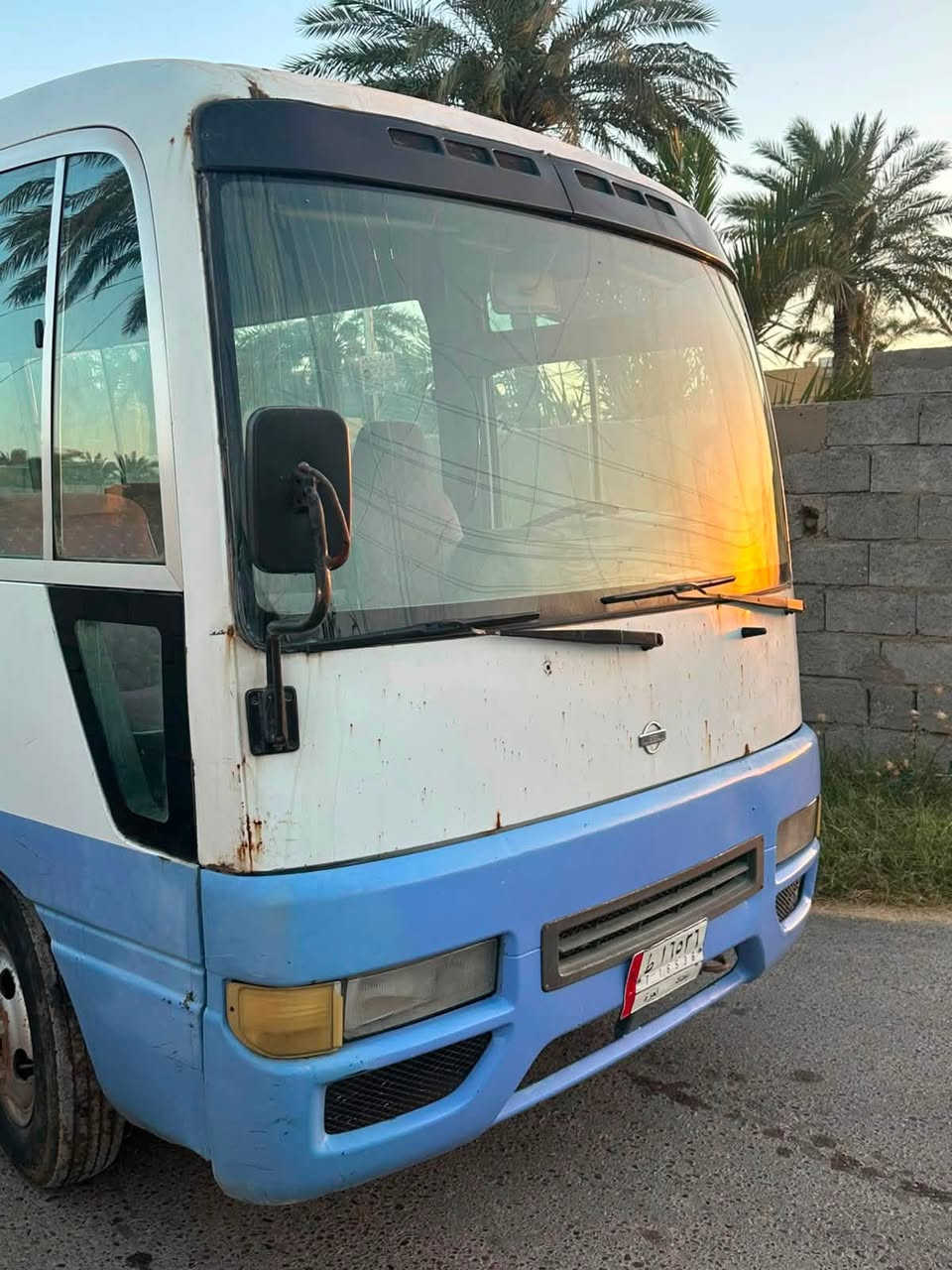 السلام عليكم كوستر نيسان 2002 رقم بغداد اجره 
محرك بطه مكفول من كلشي السياره خير من الله 
كشنات دوشمه جديده  ارضيه جديده كلشي تفصال حديد وخشب وتغليف غرفتها نضيفه 

*********** 
السعر ٩٠  وبيها مجال
