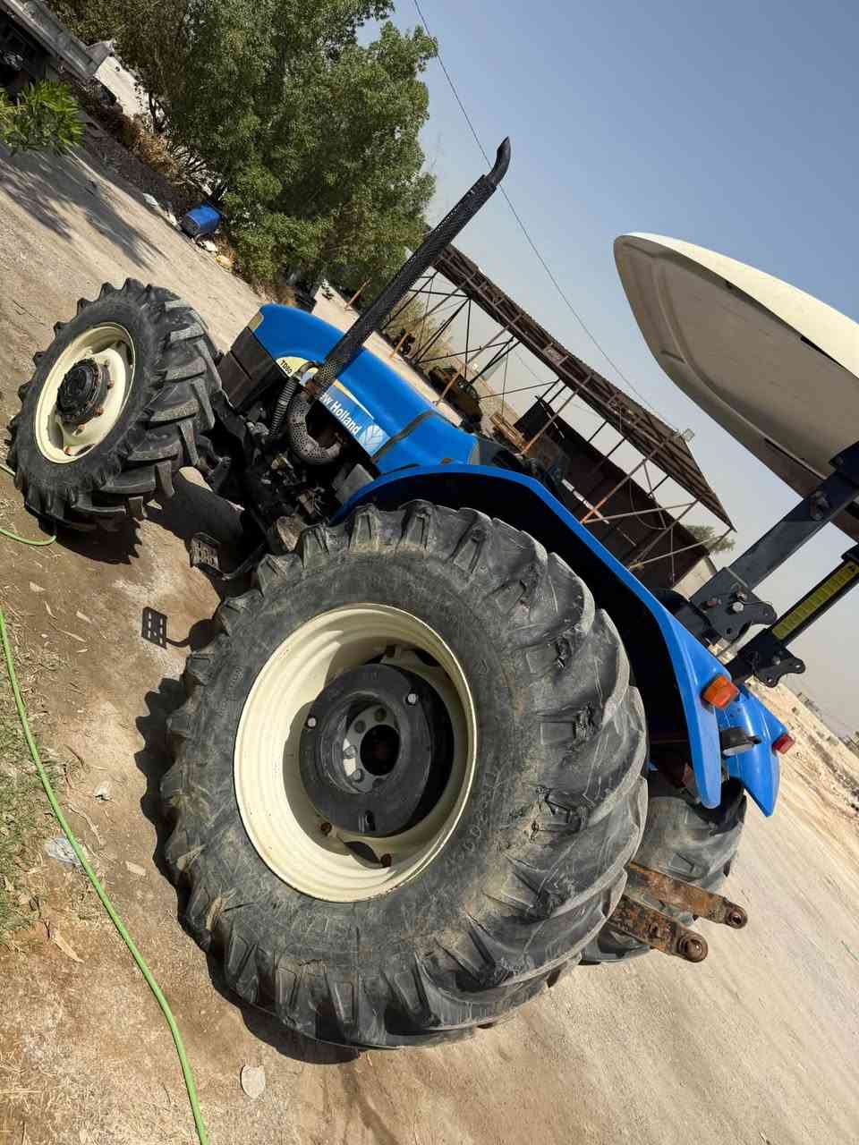 نيوهولند ٢٠١٤ 
٨٠ كفاله عامه 
رقم كربلاء شرط التحويل 
سنويه جديده 
واسط قظاء الزبيديه 
***********
***********
