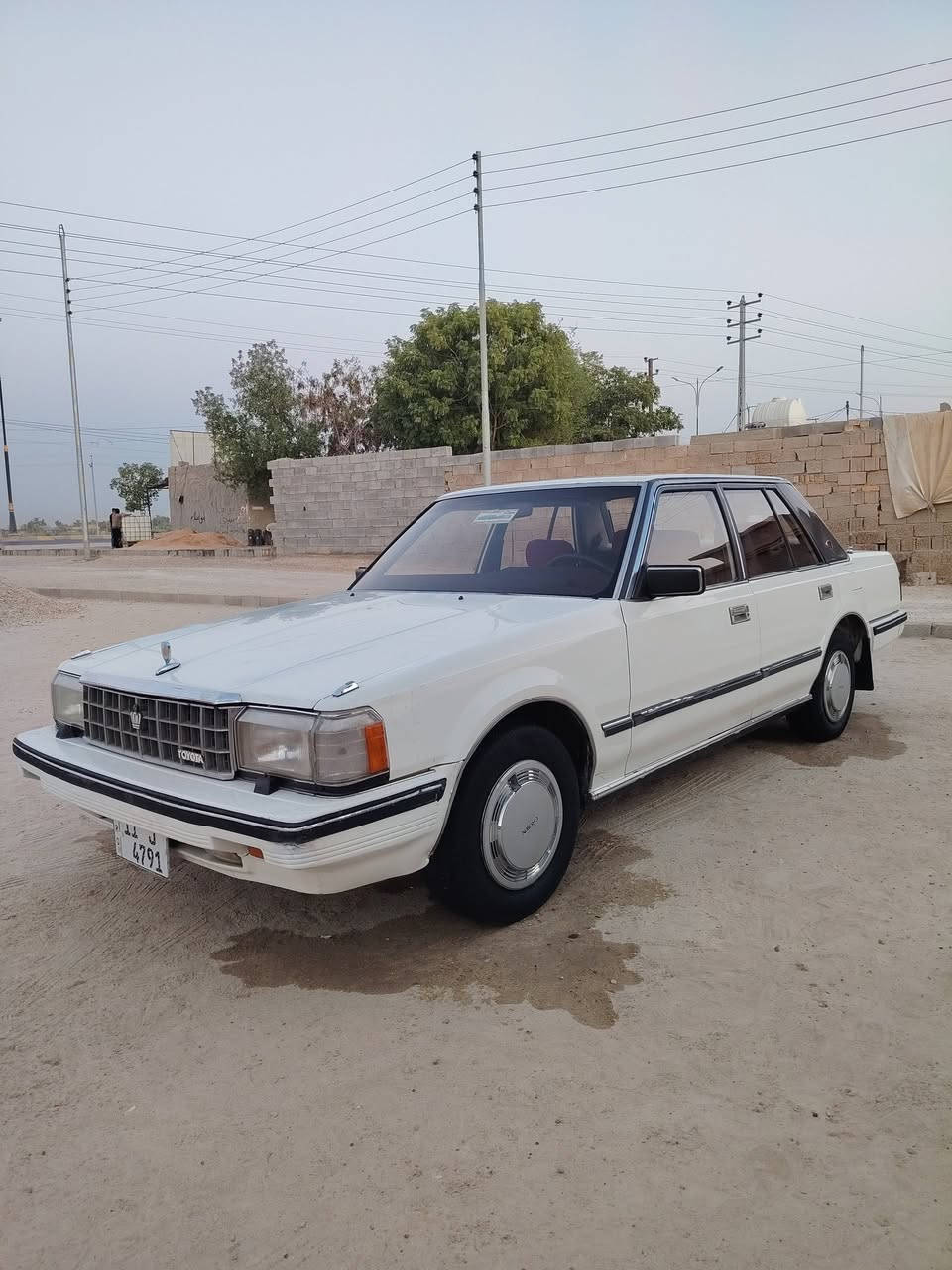 السلام عليكم للبيع سوبر  85 بلاديه  محرك وكير بلادي مكفولات  كير عادي   لاصبغ ولاخياس ولاتبديل تبريد ثلج تخم تاير حداديه جديده مابيهاا نقص اي شي  السعر 65$ وبيهاا مجال  مكانهاا الانبار فلوجه  اي استفسار ***********
