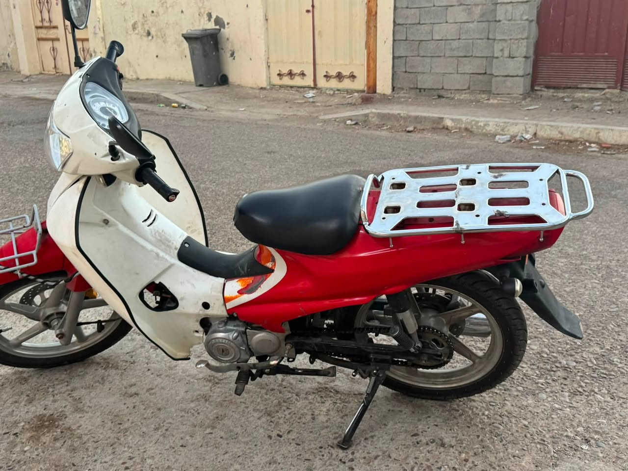 ماطور سرفيز للبيع 
السعر 600الف بي مجال لشراي 
الاتصال ع رقم ‭***********‬
