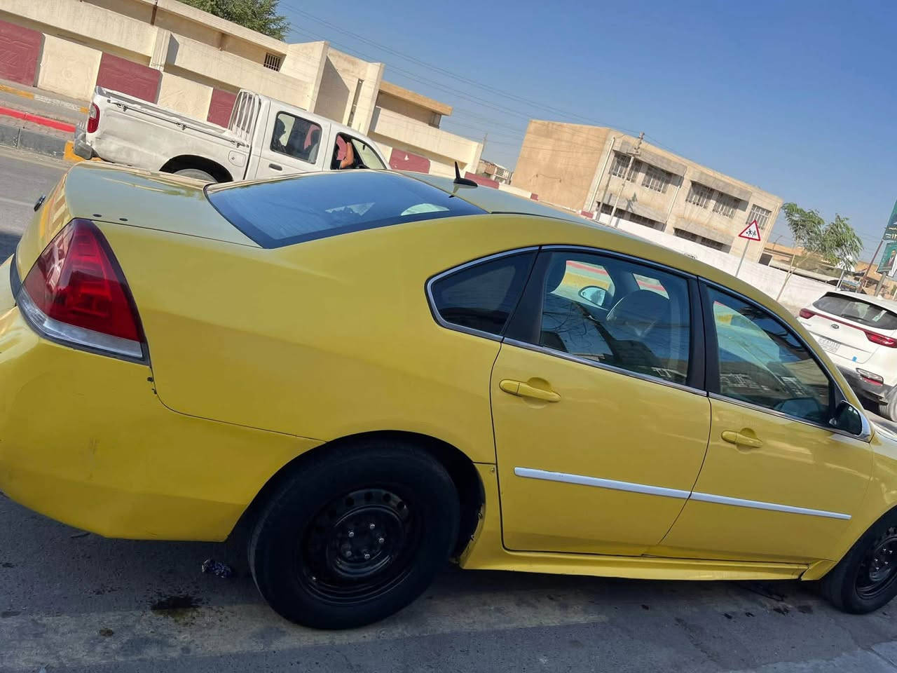 من رخصة الادمن
السلام عليكم🤝🏻
امبالا 2009 بوليس للبيع
بأسمي السيارة رقم انكليزي مصفرة هيئة وغرامات تحويل ثاني يوم
السيارة جاهزة من كلشي  
السعر ٥٥ وبيهة مجال للشراي🩶
العنوان بغداد البنوك شارع المدارس
الرقم ***********
