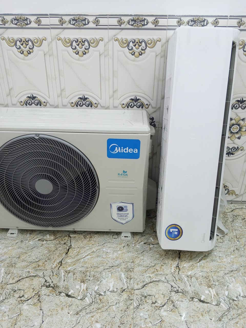 السلام عليكم سبلت ميديا طنين اخو جديد استخدام شهر نظافه 100%100 كامل مع ملحقاته سعره 450 بغداد مدينة الصدر ***********
