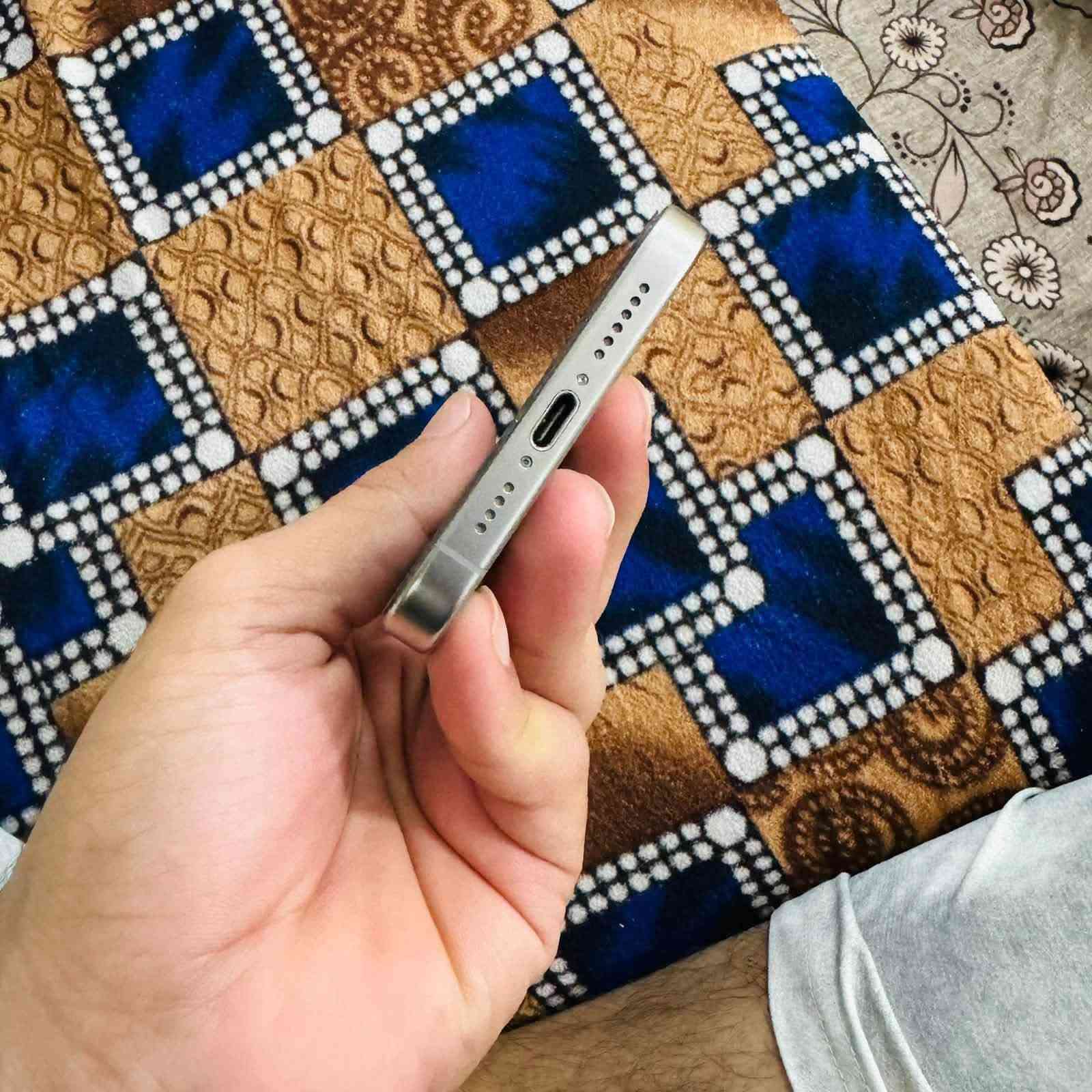 سلام عليكم ايفون 15برو ماكس جهاز  مكفول كفاله ذاكره 256 بطاريته 85 فقط فطر بل ضهر و سعر 850قفللل  لجهاز وتر تصال فقط ***********واتساب وتصال مكاني فلوجه
