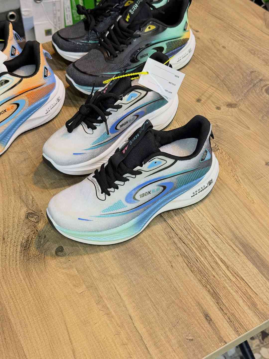 حذاء شبابي أنيق ومريح بجوده عاليه ✨👟

📍السعر 15 ✅من 36 لل 40 

🚚التوصيل متوفر لكل المحافظات 

📲للحجز دايركت الصفحه او على الواتساب*********** 

العنوان كربلاء حي الحر بعد المستوصف الجهه المقابله مجاور صيدلية لمار احذية الحمداني مقابل مركز 313 للمنتوجات الحيوانيه
