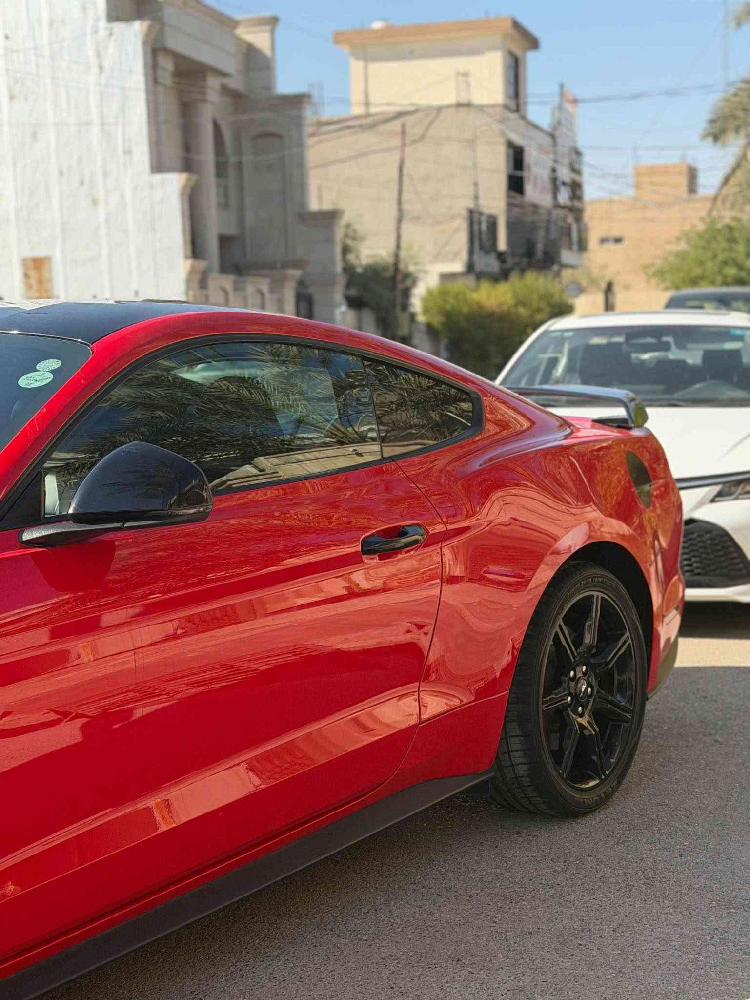 للبيع: فورد موستنك GT Premium موديل 2019 (خليجي) مكفوله كفالة عامة من كلشي 

* موديل: 2019
* الفئة: GT Premium
* وارد خليجي
* ممشى: 42,000 كم فقط
* محرك 5.0 لتر V8 تنفس طبيعي
* قوة 460 حصان
* ناقل حركة أوتوماتيك 10 سرعات
* دفع خلفي (RWD)
    (خمس وضعيات قياده)
     (اكتف اكزوز)
المواصفات:

* عدادات رقمية دجيتال (Digital Cluster)
* داخلية Premium مع إنارة داخلية متعددة الألوان (Ambient Lighting)
* مقاعد جلد كهربائية مع تدفئة وتبريد
* شاشة SYNC 3 مع Apple CarPlay وAndroid Auto
* تشغيل ذكي (بصمة) مع مفتاح ذكي
* كاميرا خلفية مع حساسات
* اختيار أوضاع القيادة (Normal / Sport+ / Track / Drag / Snow-Wet)
* إضاءة LED أمامية وخلفية
* جنوط أصلية

السيارة نظيفة جداً، ممشاها قليل، والفحص خير دليل.
للاستفسار والمعاينة التواصل على الواتساب او اتصل على رقم 
*********** بعقوبة, ديالى
