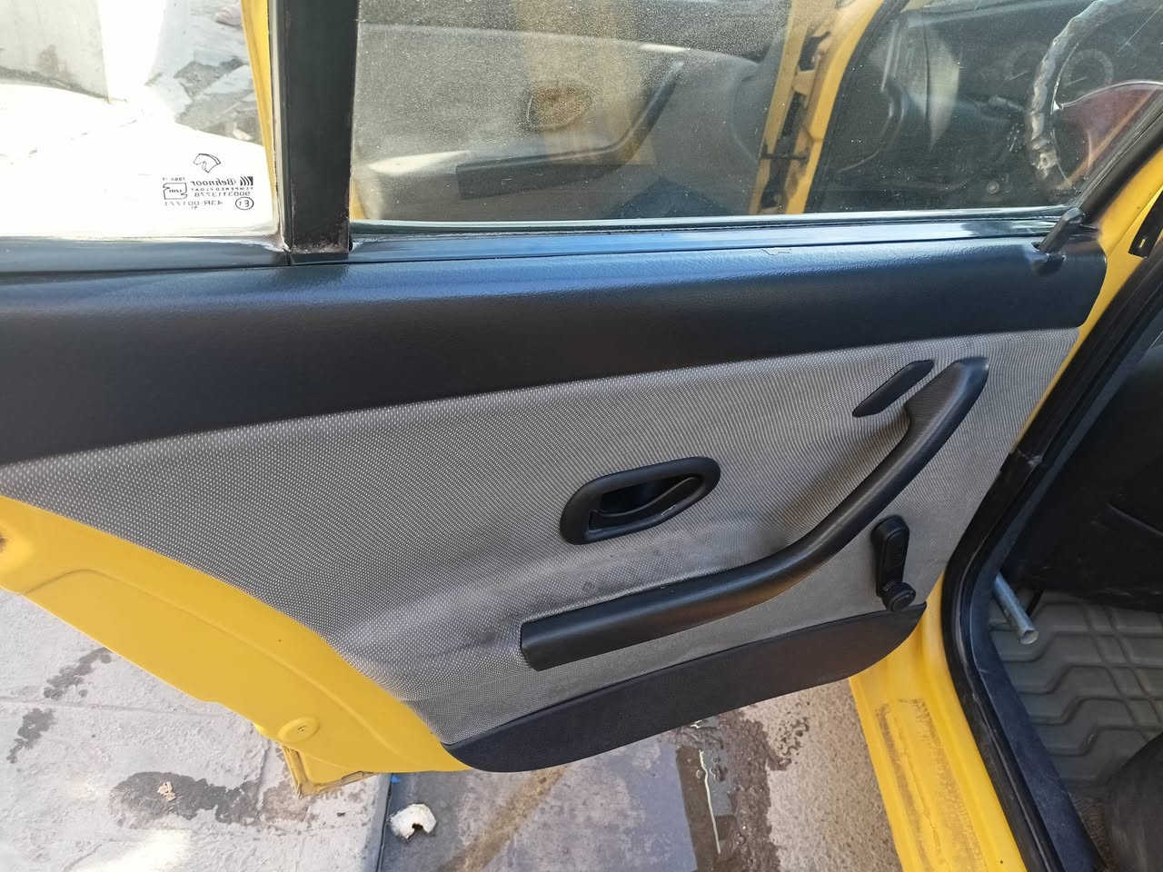 سمند للبيع موديل ٢٠٠٩ ليموني
رقم دولي بسمي مكفولة من الظربه القويه والكص والحيم
كشرتها حلوه كدامك شارشه بالدشبول اكلج قبل شهرين سويته صدر جديد تايرات الكدام جدد والخلفيات ٦٠ نضافتهن تبريد ثلج منظومه كامله الله شاهد هاذا الصيف سويها كشنات مغلفه حلوه المكينه بدايت تبخير الكهربائيات كلها شغاله كلوبات وكيجات نظرب كير ونطلع للبصرة لان اني ماخليت محافظه مارحت بيها والله 
السعر 26 مكانها بغداد مدينة الصدر***********
