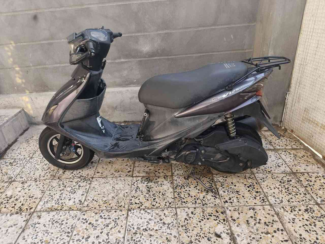 السلام عليكم ادرس حديث للبيع مكينه خير من الله شرط معدل 120 نوزل دراجه كلشي ما نقصه  ب 650 وبيه مجال مكاني كوت الزهراء  ***********

